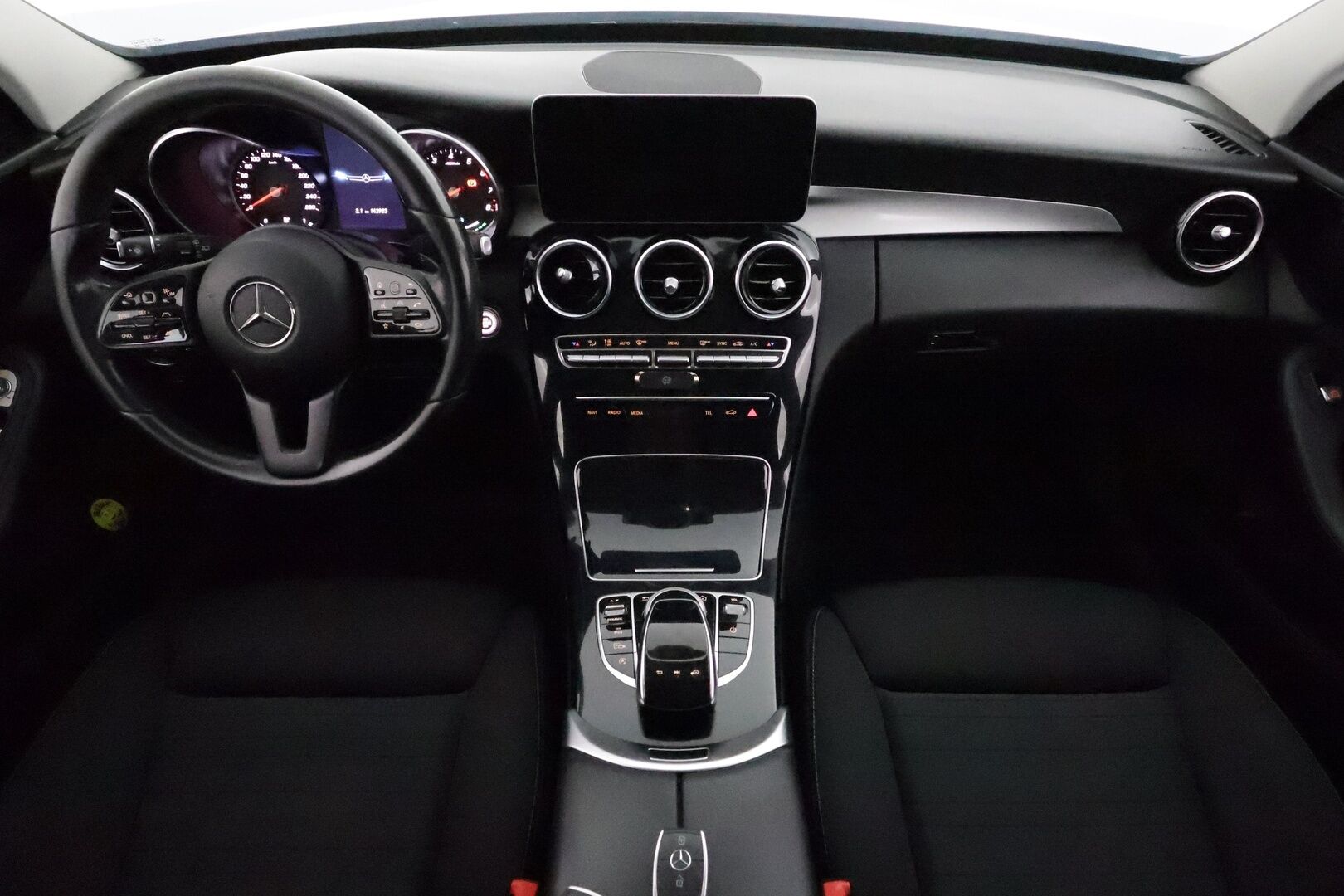 MERCEDES-BENZ C 2020 300 T A 4Matic Business  **Koukku / Distronic+ / LED-High Performance / P.Tutkat / Sporttipenkit / Navi / Kaistavahti**