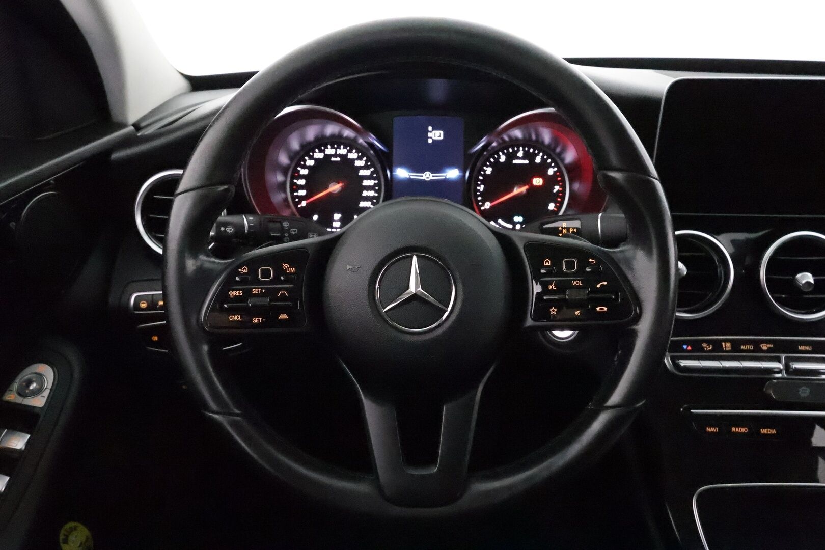 MERCEDES-BENZ C 2020 300 T A 4Matic Business  **Koukku / Distronic+ / LED-High Performance / P.Tutkat / Sporttipenkit / Navi / Kaistavahti**