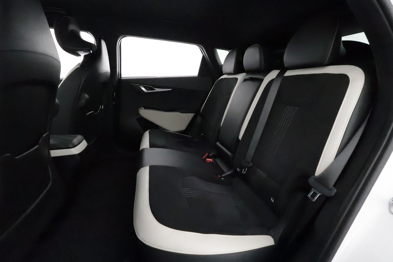 KIA EV6 2022 77,4kWh AWD GT-Line **ACC / HUD / 360° / Koukku / Muistipenkki / ILP / Ilmastoidut penkit / Meridian** - 3,99 % KORKOTARJOUS TÄHÄN AUTOON 28.9. ASTI! - Akku kuntotarkastettu SoH 96,2% / Merkkihuollettu