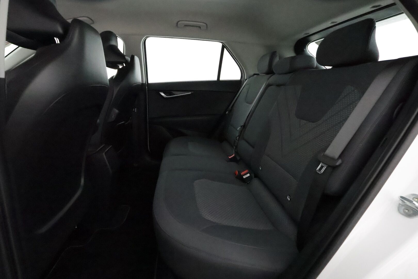 KIA NIRO 2023 EV **ACC / ILP / P.kamera / Widescreen / Ratinlämmitin / Navi** - Merkkihuollettu / Akku kuntotarkastettu SoH 98%