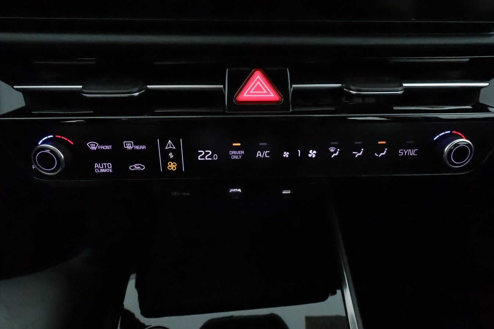 KIA NIRO 2023 EV **ACC / ILP / P.kamera / Widescreen / Ratinlämmitin / Navi** - Merkkihuollettu / Akku kuntotarkastettu SoH 98%