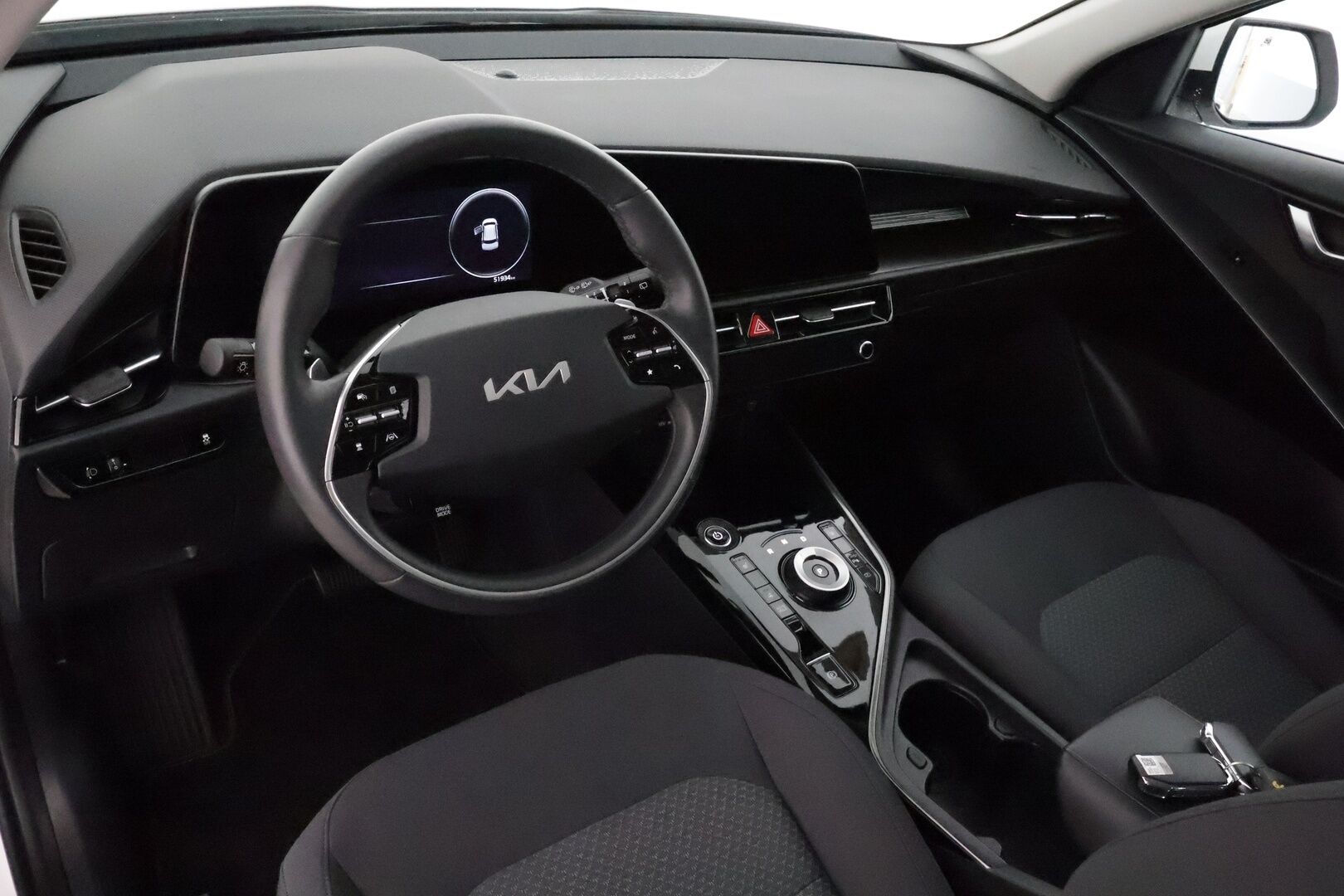 KIA NIRO 2023 EV **ACC / ILP / P.kamera / Widescreen / Ratinlämmitin / Navi** - Merkkihuollettu / Akku kuntotarkastettu SoH 98%