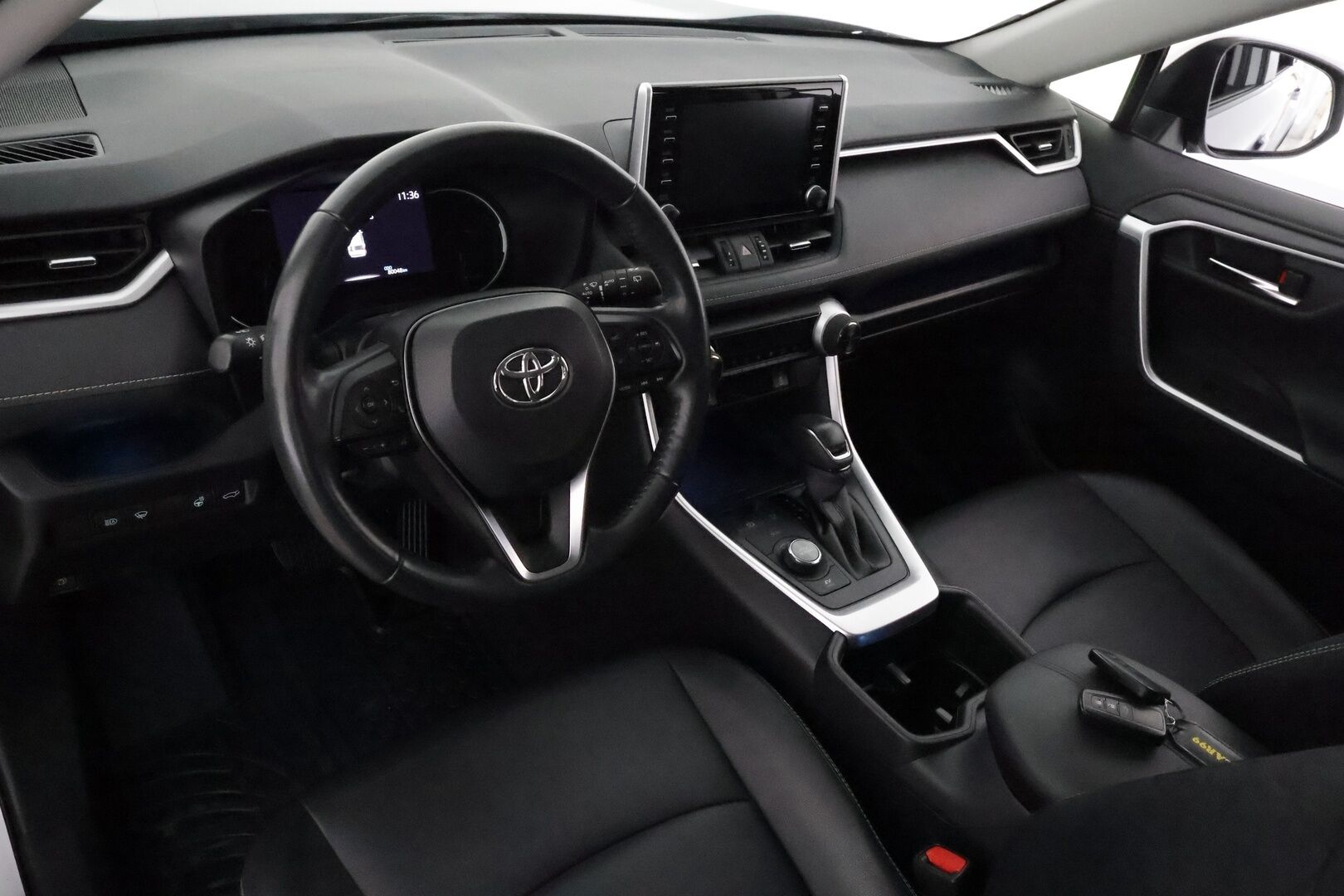 TOYOTA RAV4 2022 2.5 Hybrid AWD-i Premium *ACC / Koukku / Muistipenkki / Lohkolämmitin / P.kamera / Nahat / LED / Facelift* - Merkkilikkeen huoltama / Sähk. takaluukku