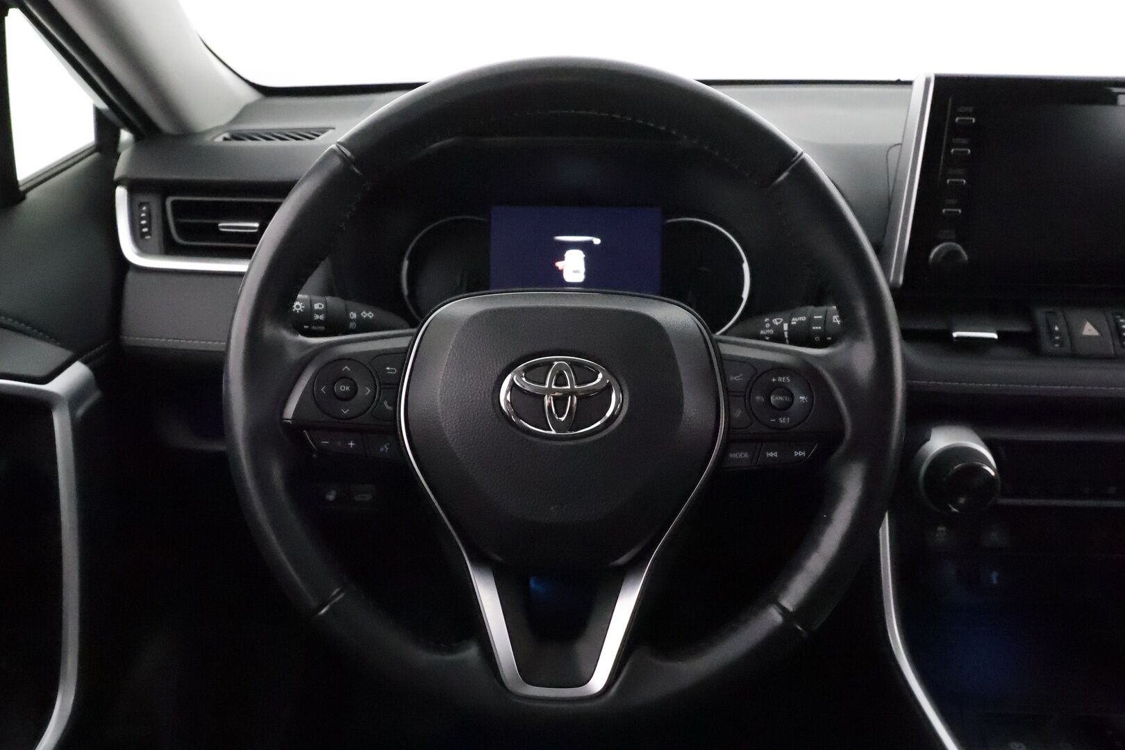 TOYOTA RAV4 2022 2.5 Hybrid AWD-i Premium *ACC / Koukku / Muistipenkki / Lohkolämmitin / P.kamera / Nahat / LED / Facelift* - Merkkilikkeen huoltama / Sähk. takaluukku