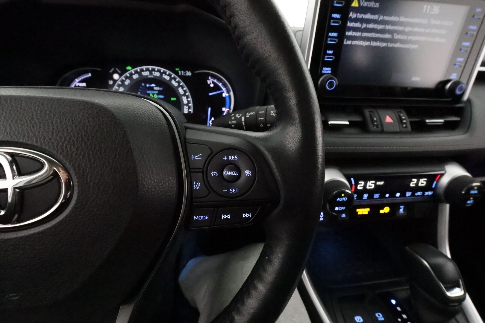 TOYOTA RAV4 2022 2.5 Hybrid AWD-i Premium *ACC / Koukku / Muistipenkki / Lohkolämmitin / P.kamera / Nahat / LED / Facelift* - Merkkilikkeen huoltama / Sähk. takaluukku