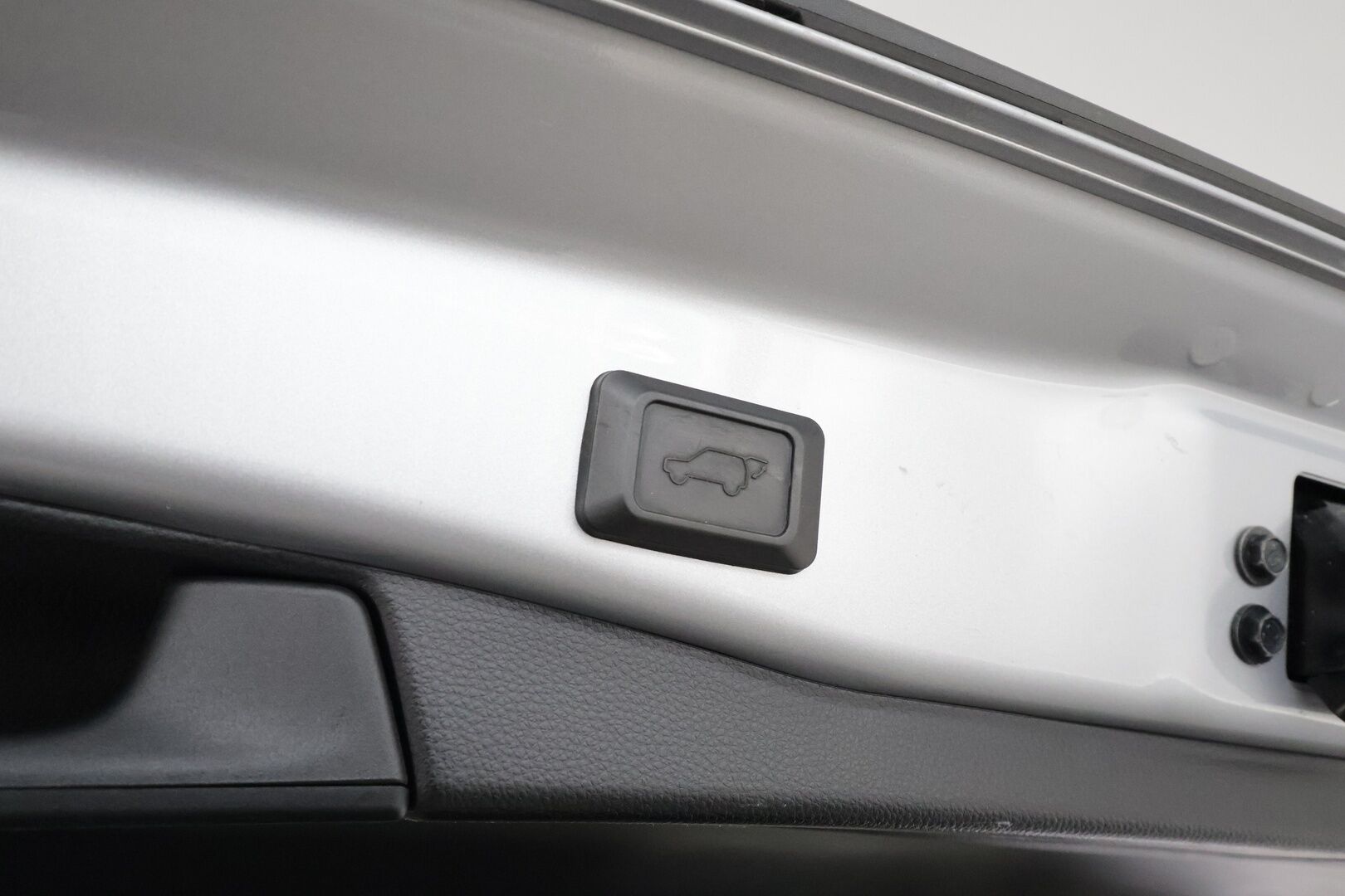 TOYOTA RAV4 2022 2.5 Hybrid AWD-i Premium *ACC / Koukku / Muistipenkki / Lohkolämmitin / P.kamera / Nahat / LED / Facelift* - Merkkilikkeen huoltama / Sähk. takaluukku