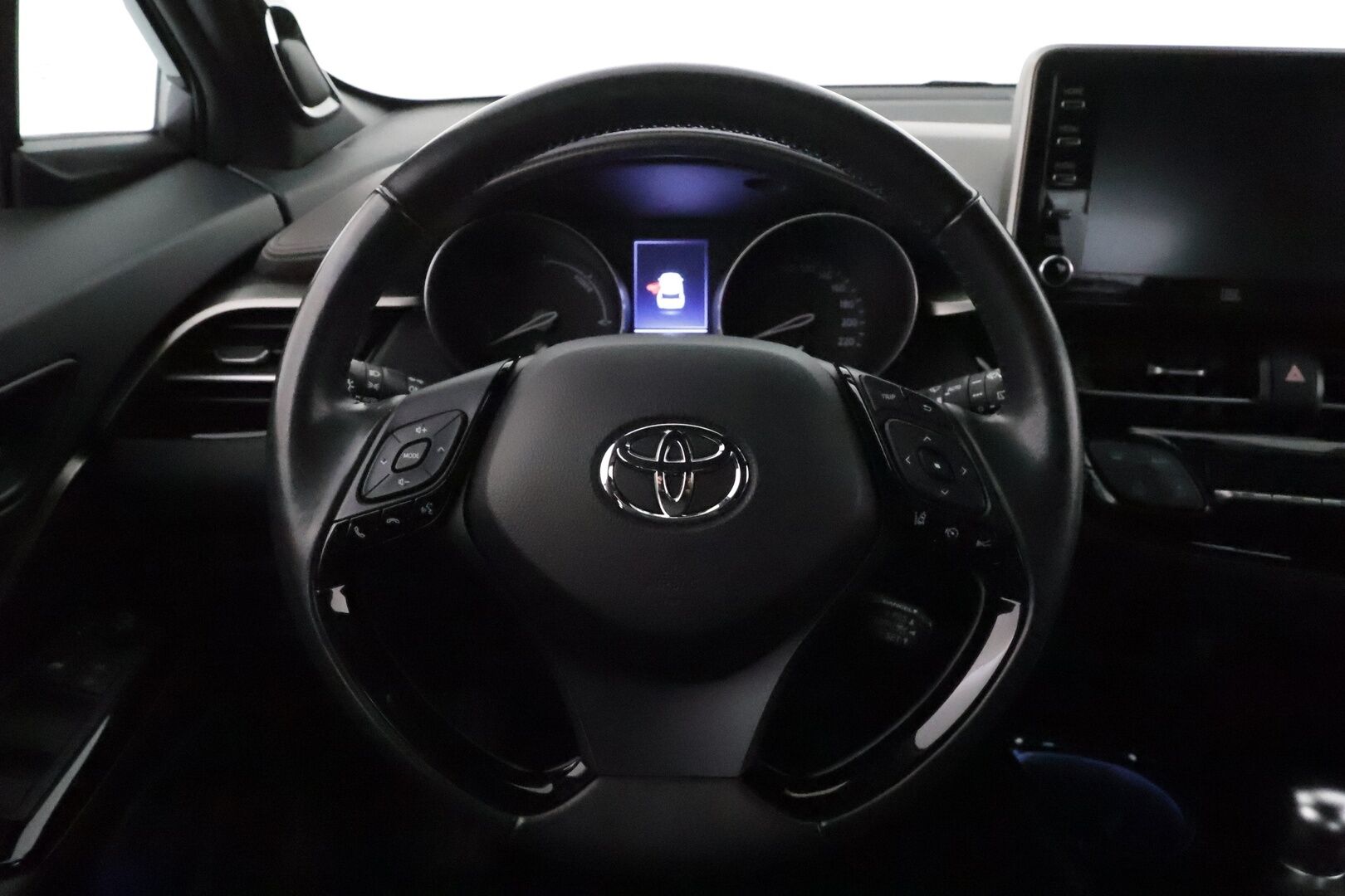 TOYOTA C-HR 2021 1,8 Hybrid Premium *ACC / P.kamera / JBL / KeylessGo / LED / Koukku / Puolinahat* - Kahdet renkaat aluvanteilla