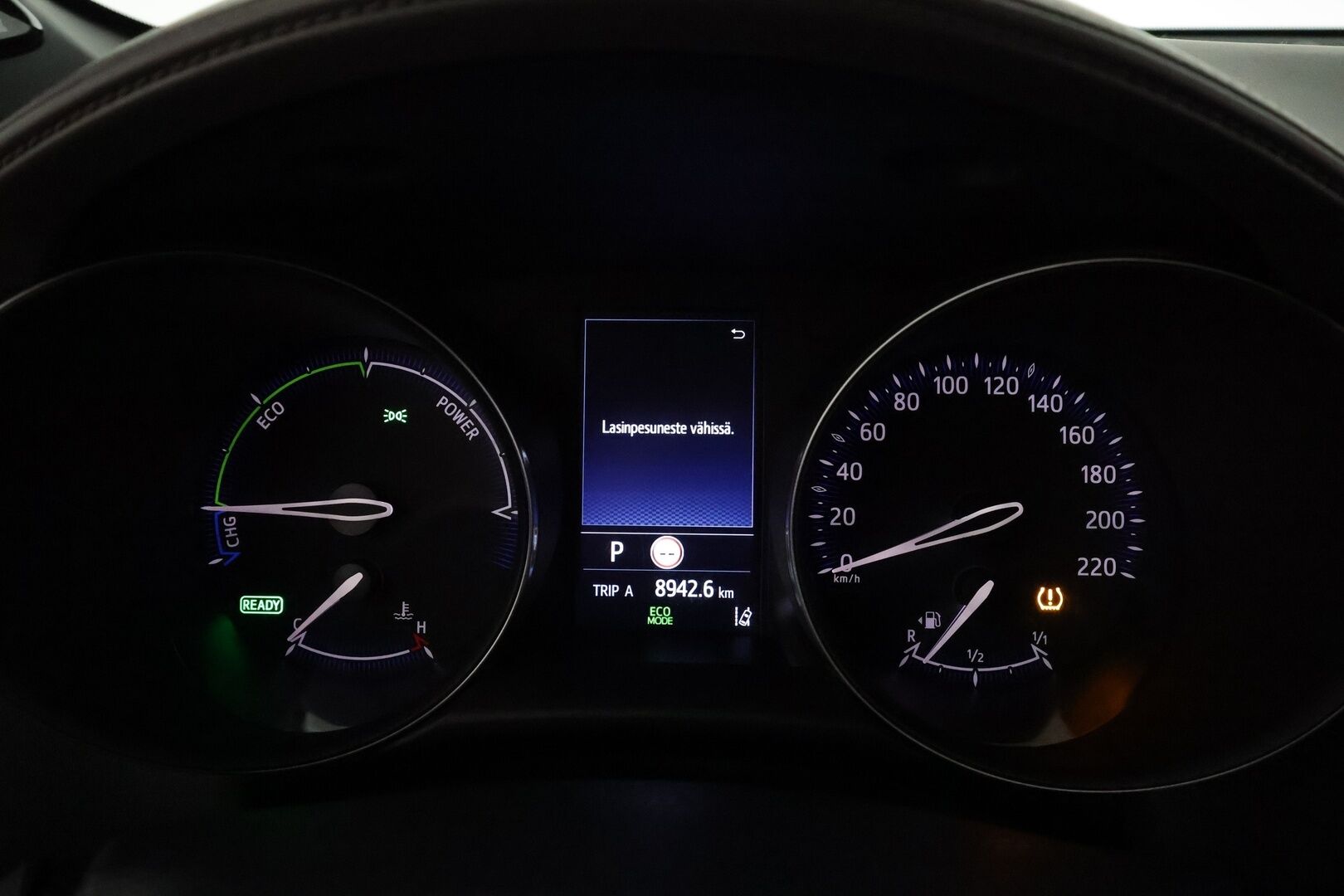 TOYOTA C-HR 2021 1,8 Hybrid Premium *ACC / P.kamera / JBL / KeylessGo / LED / Koukku / Puolinahat* - Kahdet renkaat aluvanteilla