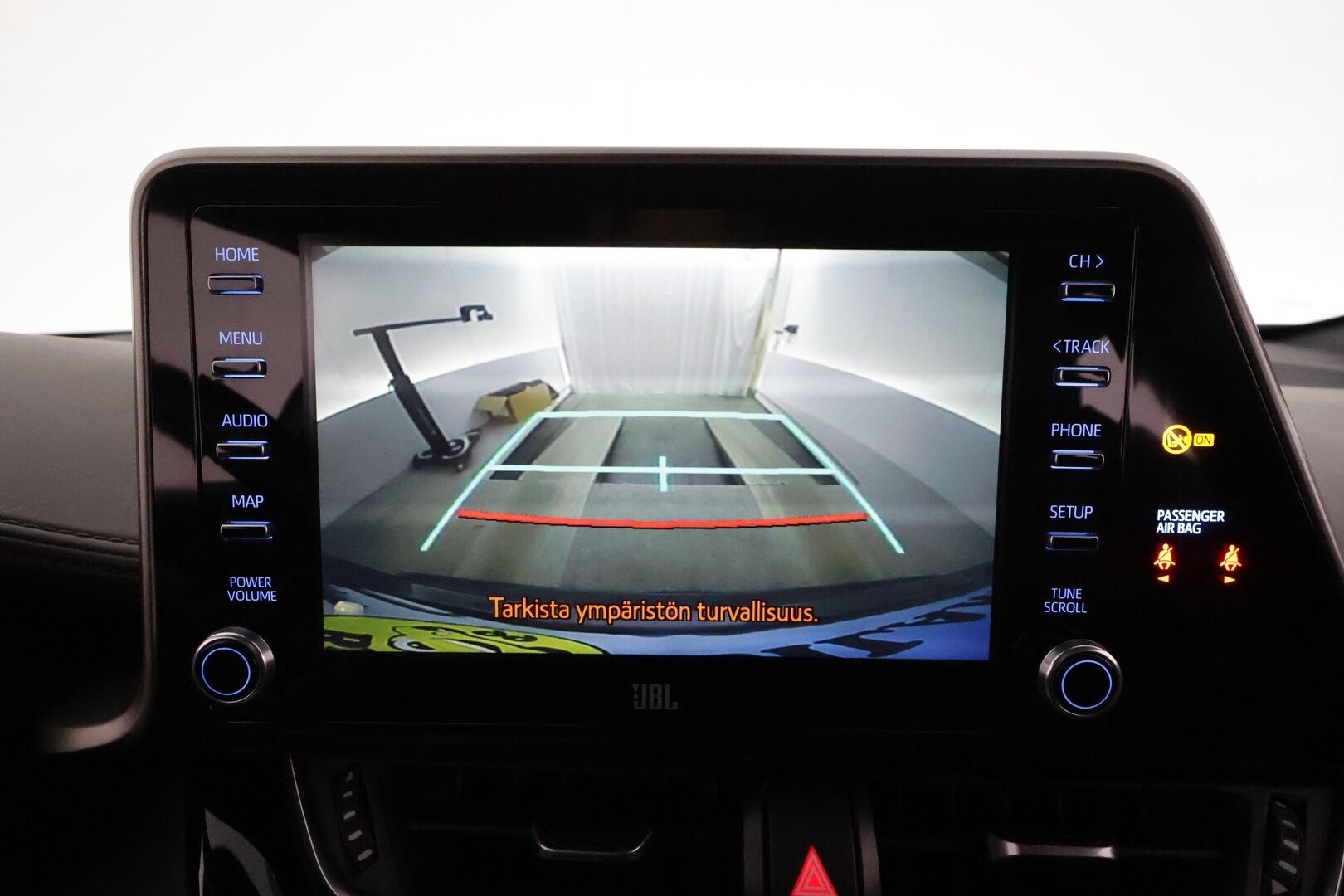 TOYOTA C-HR 2021 1,8 Hybrid Premium *ACC / P.kamera / JBL / KeylessGo / LED / Koukku / Puolinahat* - Kahdet renkaat aluvanteilla