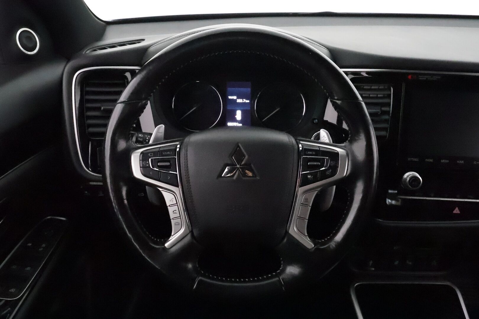 MITSUBISHI OUTLANDER PHEV 2020 Business Black 4WD *Koukku / ACC / LED / 360° / Power / Timanttinahat / Kaistavahti / Katveavustin / Keyless* - 2x Latauskaapelit / Kahdet Renkaat / Merkkihuollettu!