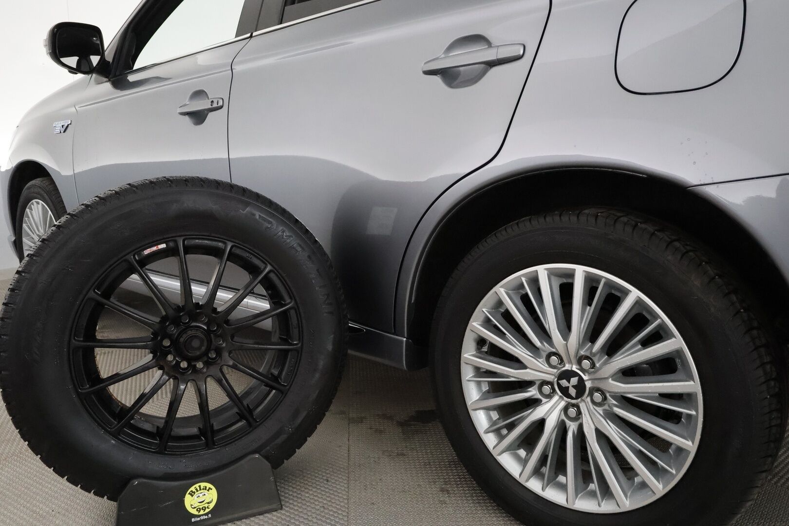 MITSUBISHI OUTLANDER PHEV 2020 Business Black 4WD *Koukku / ACC / LED / 360° / Power / Timanttinahat / Kaistavahti / Katveavustin / Keyless* - 2x Latauskaapelit / Kahdet Renkaat / Merkkihuollettu!