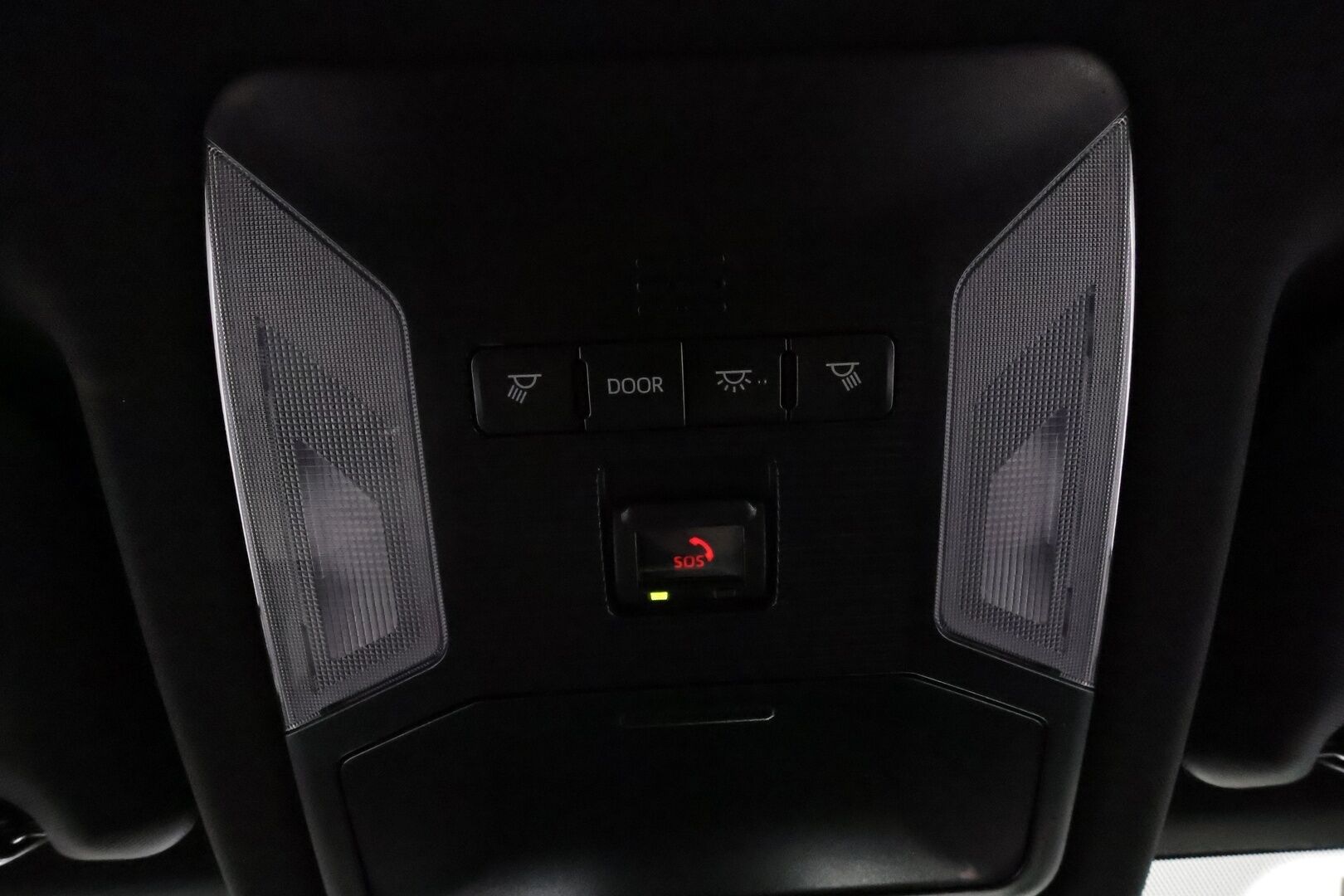 TOYOTA RAV4 PLUG-IN 2021 Hybrid 2,5 AWD-i Style *ACC / Koukku / P.kamera / KeylessGo / LED / Sähköpenkki* - Kahdet renkaat aluvanteilla