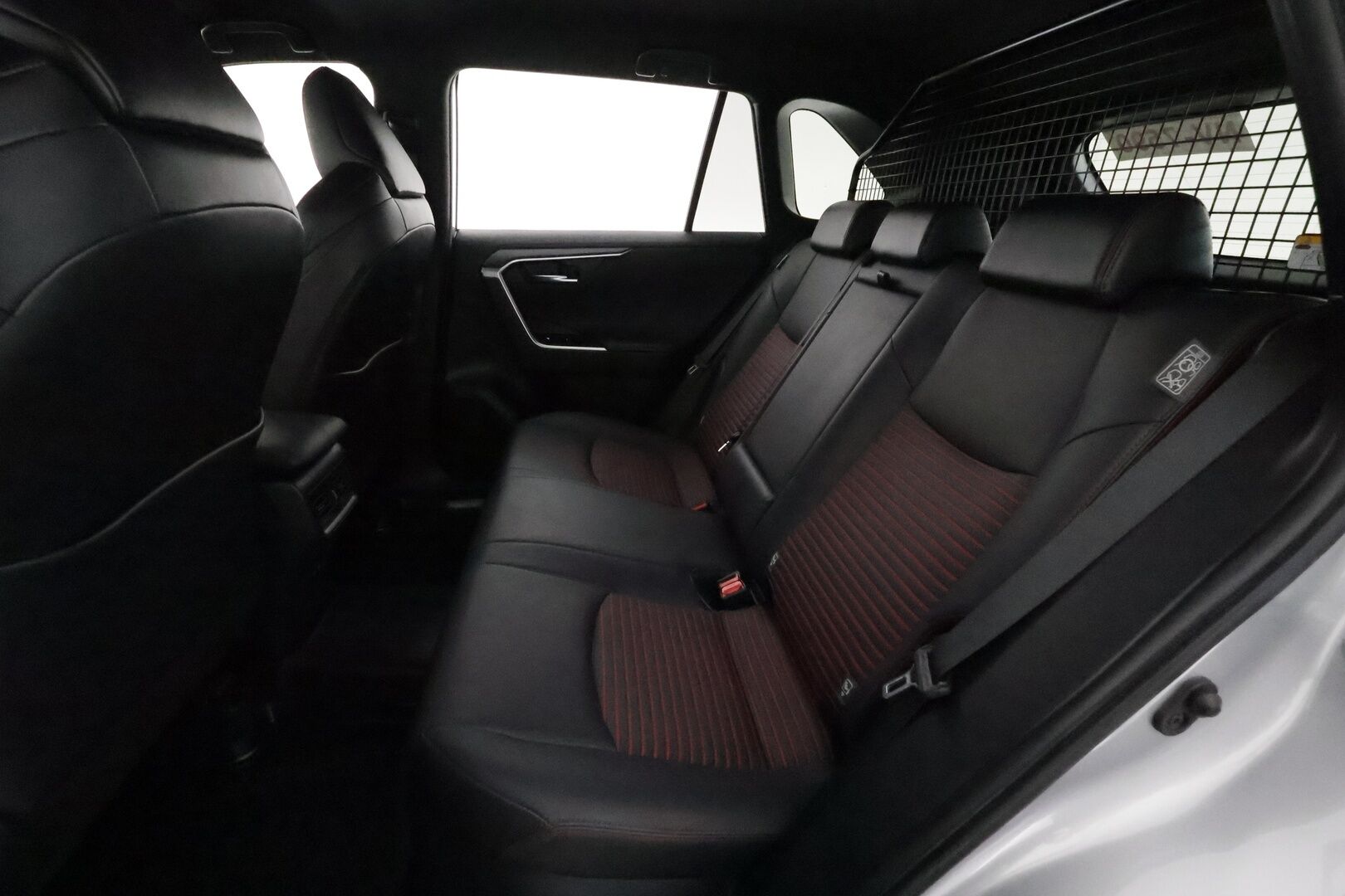 TOYOTA RAV4 PLUG-IN 2021 Hybrid 2,5 AWD-i Style *ACC / Koukku / P.kamera / KeylessGo / LED / Sähköpenkki* - ALV-vähennyskelpoinen / Kahdet renkaat aluvanteilla *