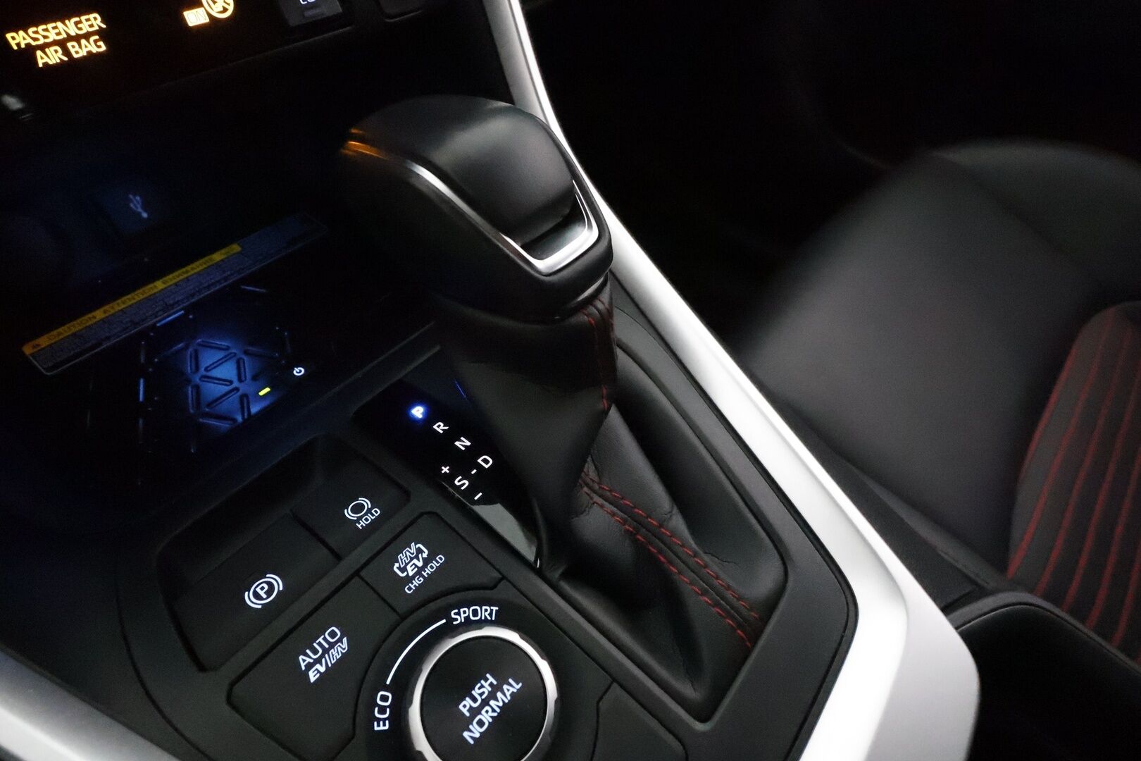TOYOTA RAV4 PLUG-IN 2021 Hybrid 2,5 AWD-i Style *ACC / Koukku / P.kamera / KeylessGo / LED / Sähköpenkki* - Kahdet renkaat aluvanteilla