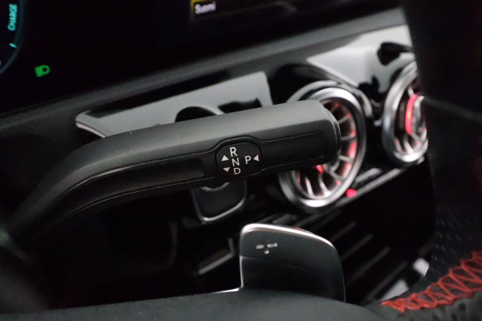 MERCEDES-BENZ A 2021 250e AMG sedan *Distronic+ / Burmester / Panorama / Multibeam / 360° / Muistipenkit / Widescreen / Sporttipenkit* - Akku kuntotarkastettu SoH 97,8%