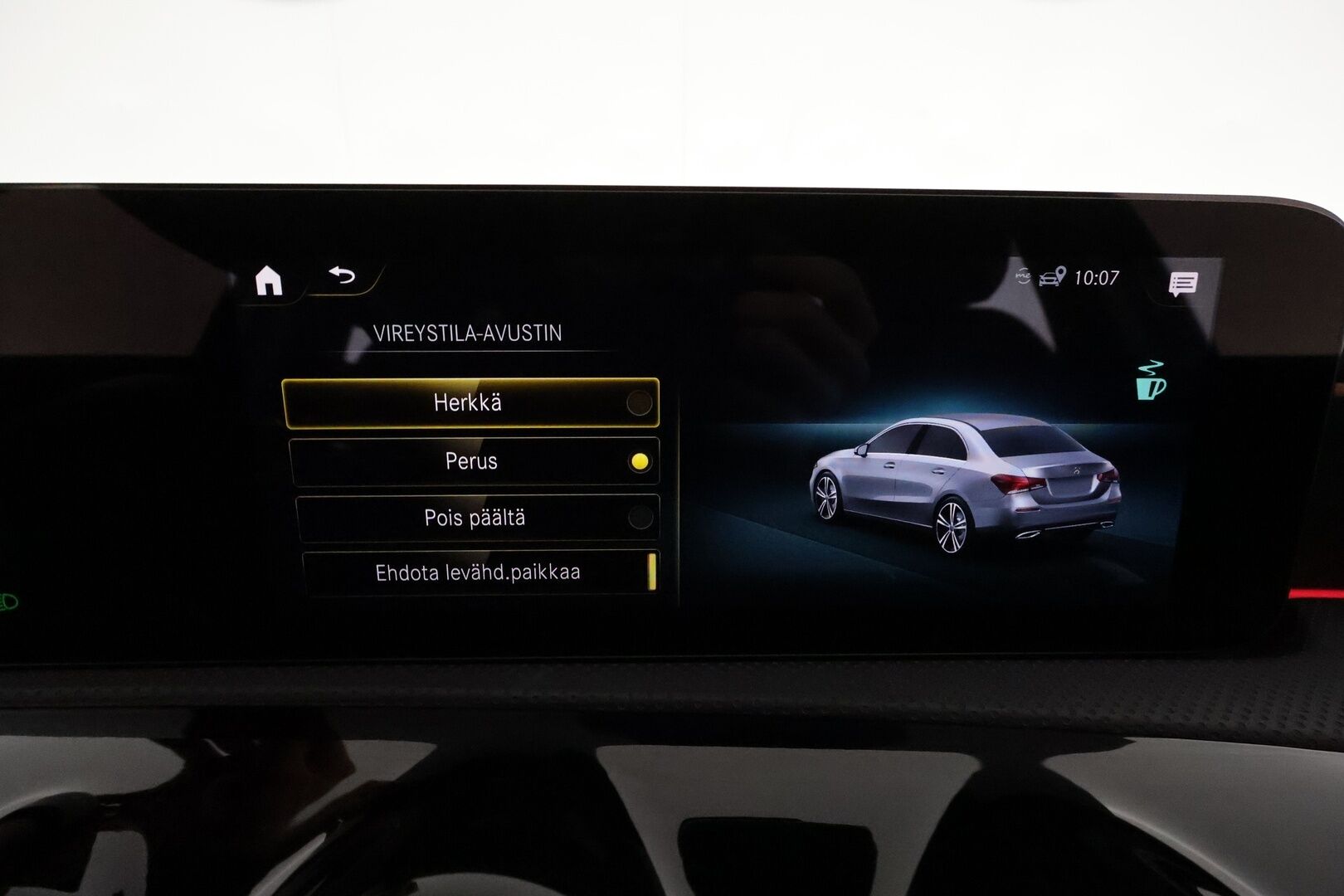 MERCEDES-BENZ A 2021 250e AMG sedan *Distronic+ / Burmester / Panorama / Multibeam / 360° / Muistipenkit / Widescreen / Sporttipenkit* - Akku kuntotarkastettu SoH 97,8%