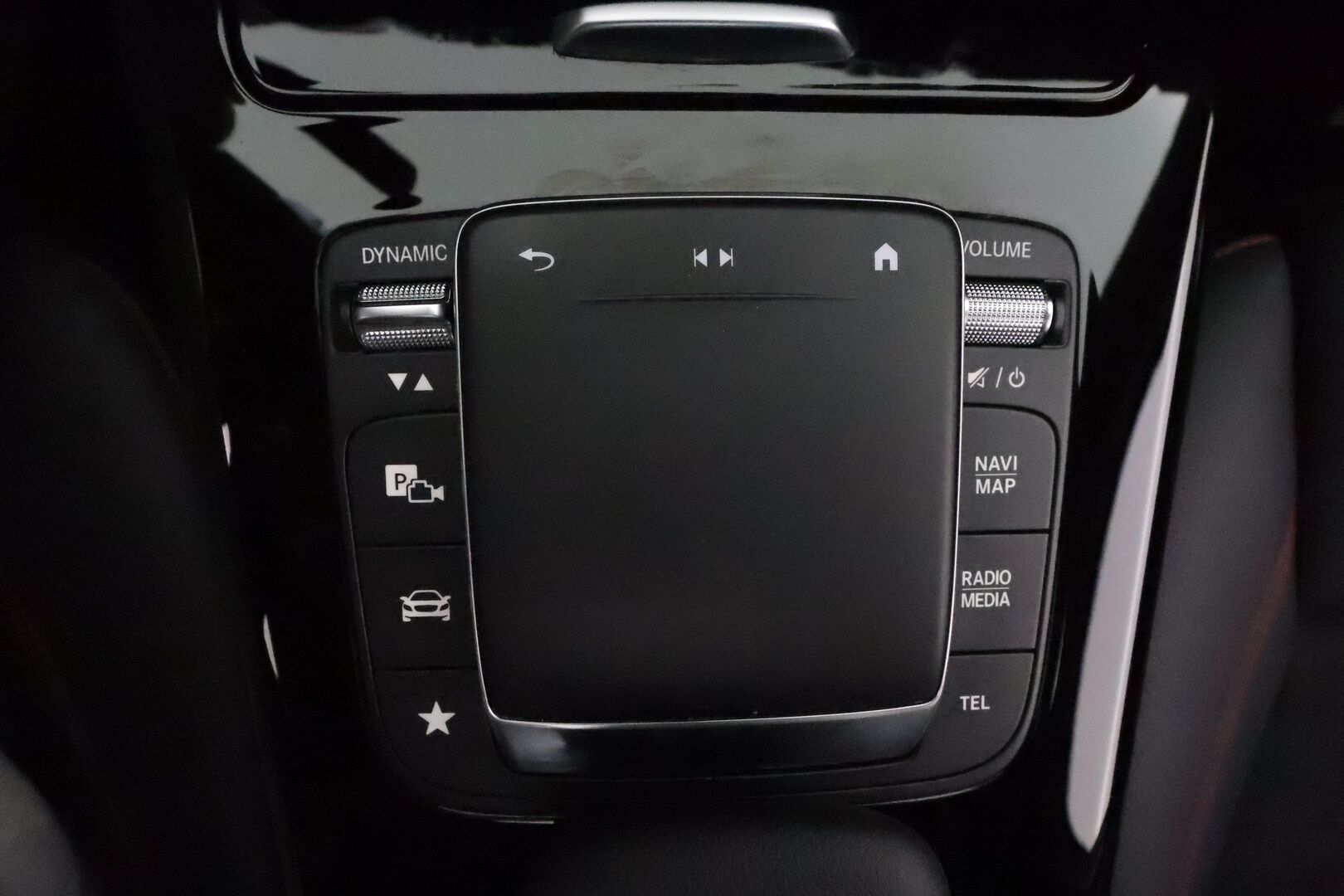 MERCEDES-BENZ A 2021 250e AMG sedan *Distronic+ / Burmester / Panorama / Multibeam / 360° / Muistipenkit / Widescreen / Sporttipenkit* - Akku kuntotarkastettu SoH 97,8% - HULLUT JOULUT KORKOTARJOUS 2,49% 