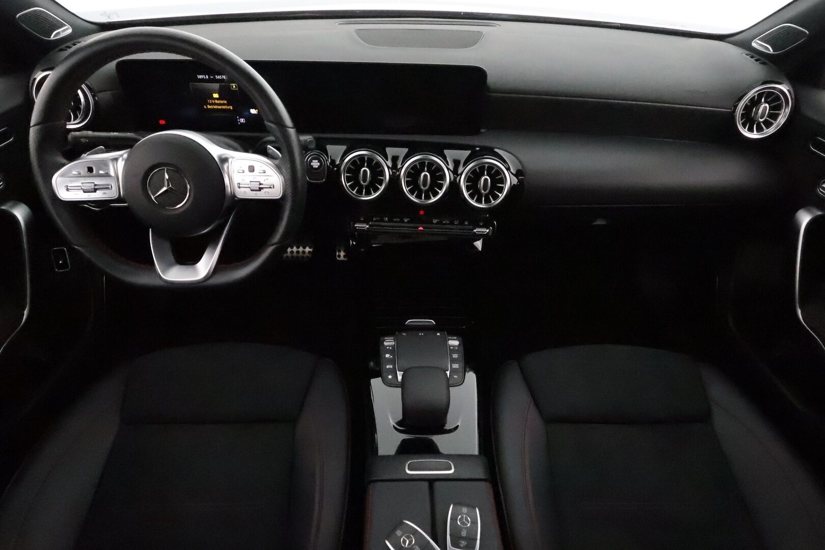 MERCEDES-BENZ A 2021 250e AMG sedan *Distronic+ / Burmester / Panorama / Multibeam / 360° / Muistipenkit / Widescreen / Sporttipenkit* - Akku kuntotarkastettu SoH 97,8% - HULLUT JOULUT KORKOTARJOUS 2,49% 