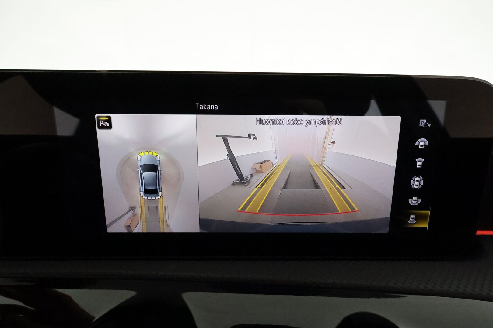 MERCEDES-BENZ A 2021 250e AMG sedan *Distronic+ / Burmester / Panorama / Multibeam / 360° / Muistipenkit / Widescreen / Sporttipenkit* - Akku kuntotarkastettu SoH 97,8% - HULLUT JOULUT KORKOTARJOUS 2,49% 