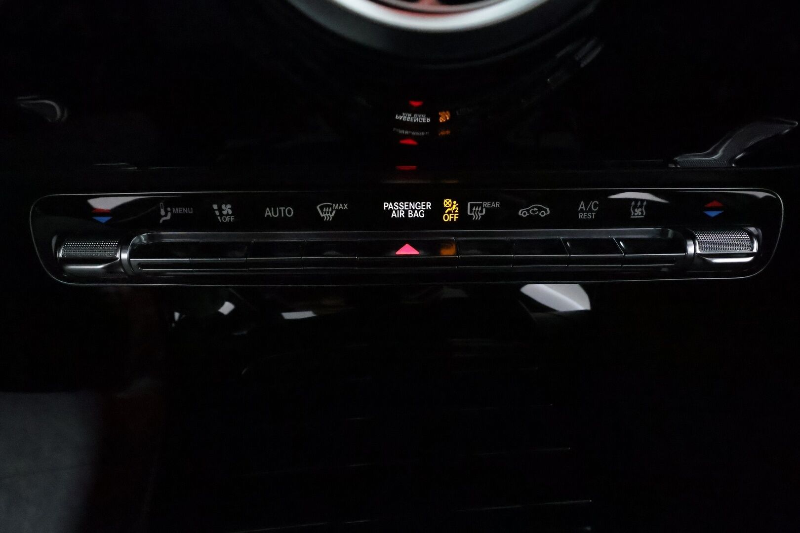 MERCEDES-BENZ A 2021 250e AMG sedan *Distronic+ / Burmester / Panorama / Multibeam / 360° / Muistipenkit / Widescreen / Sporttipenkit* - Akku kuntotarkastettu SoH 97,8% - HULLUT JOULUT KORKOTARJOUS 2,49% 