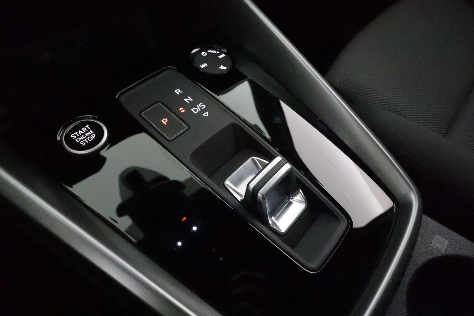 AUDI A3 2021 40 TFSi e Sportback S-Tronic *Adapt.vakkari / Sporttipenkit / Digimittaristo / Navi / Keyless / P.kamera* - Merkkihuollettu / Kahdet renkaat aluvanteilla