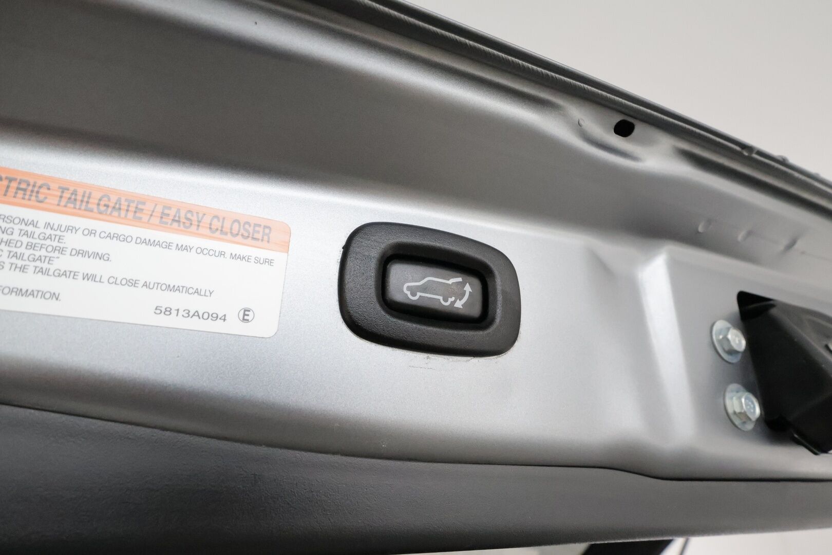 MITSUBISHI OUTLANDER PHEV 2020 Business X 4WD 5P *ACC / P.kamera / Timanttinahat / Koukku / LED / KeylessGo* - Kahdet renkaat aluvanteilla / Merkkihuollettu