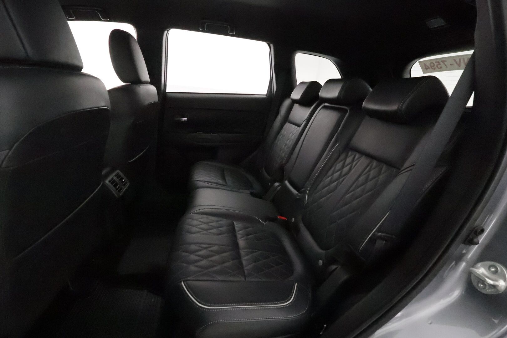MITSUBISHI OUTLANDER PHEV 2020 Business X 4WD 5P *ACC / P.kamera / Timanttinahat / Koukku / LED / KeylessGo* - Kahdet renkaat aluvanteilla / Merkkihuollettu