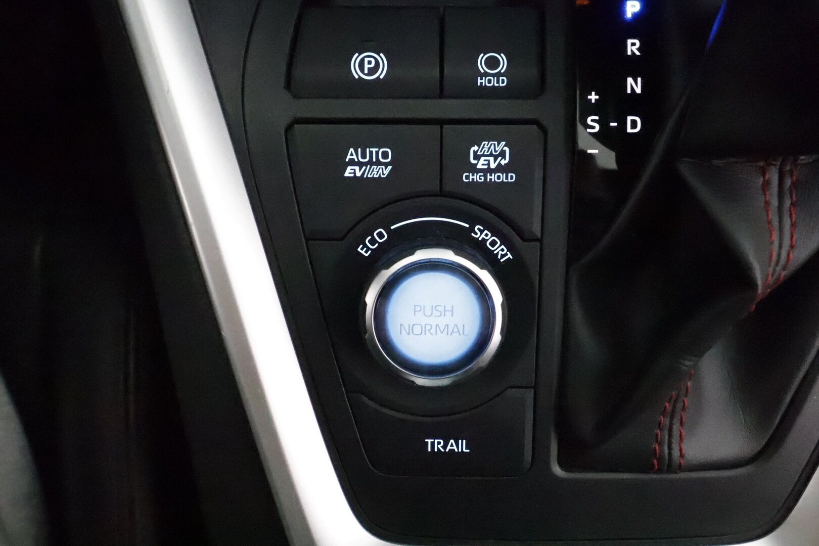 TOYOTA RAV4 PLUG-IN 2020 2,5 Hybrid Premium *ACC / 360° / Muistipenkki / Ilmastoidut nahat / Koukku / LED / KeylessGo / HUD* - Kahdet renkaat aluvanteilla