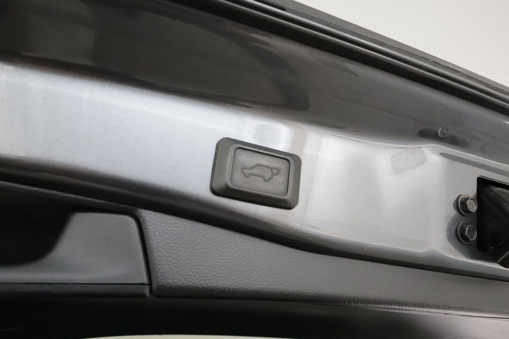 TOYOTA RAV4 PLUG-IN 2020 2,5 Hybrid Premium *ACC / 360° / Muistipenkki / Ilmastoidut nahat / Koukku / LED / KeylessGo / HUD* - Kahdet renkaat aluvanteilla