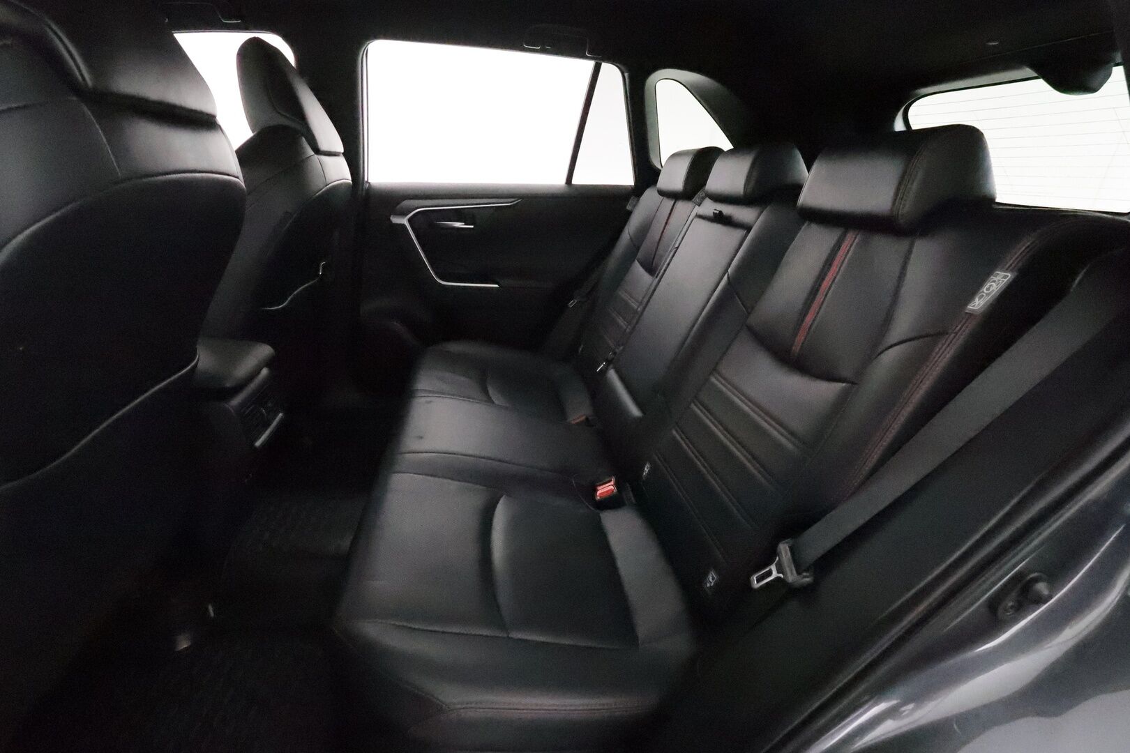 TOYOTA RAV4 PLUG-IN 2020 2,5 Hybrid Premium *ACC / 360° / Muistipenkki / Ilmastoidut nahat / Koukku / LED / KeylessGo / HUD* - Kahdet renkaat aluvanteilla