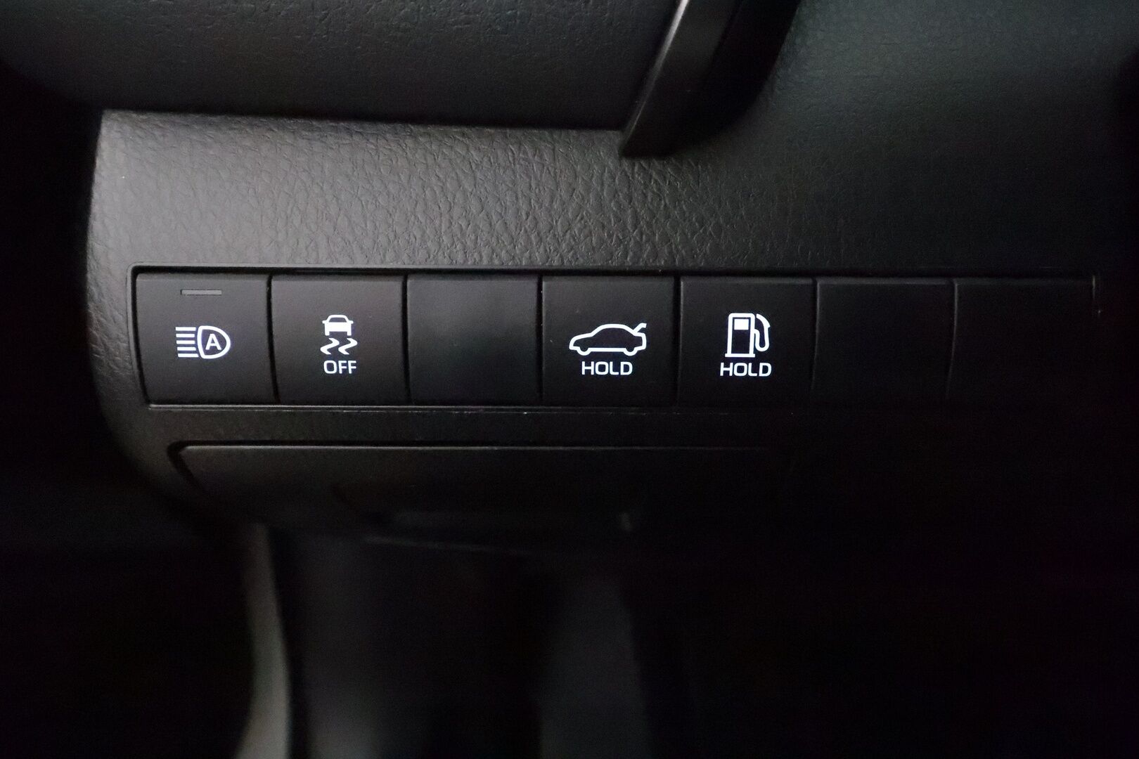 TOYOTA CAMRY 2019 2,5 Hybrid Style *Adapt.vakkari / Nahkasisusta / Kaistavahti / P-Kamera / Navi / Keyless / Sähköpenkit* - Kahdet renkaat aluvanteilla / Näyttävät ja siisti yksilö / 1-omisteinen