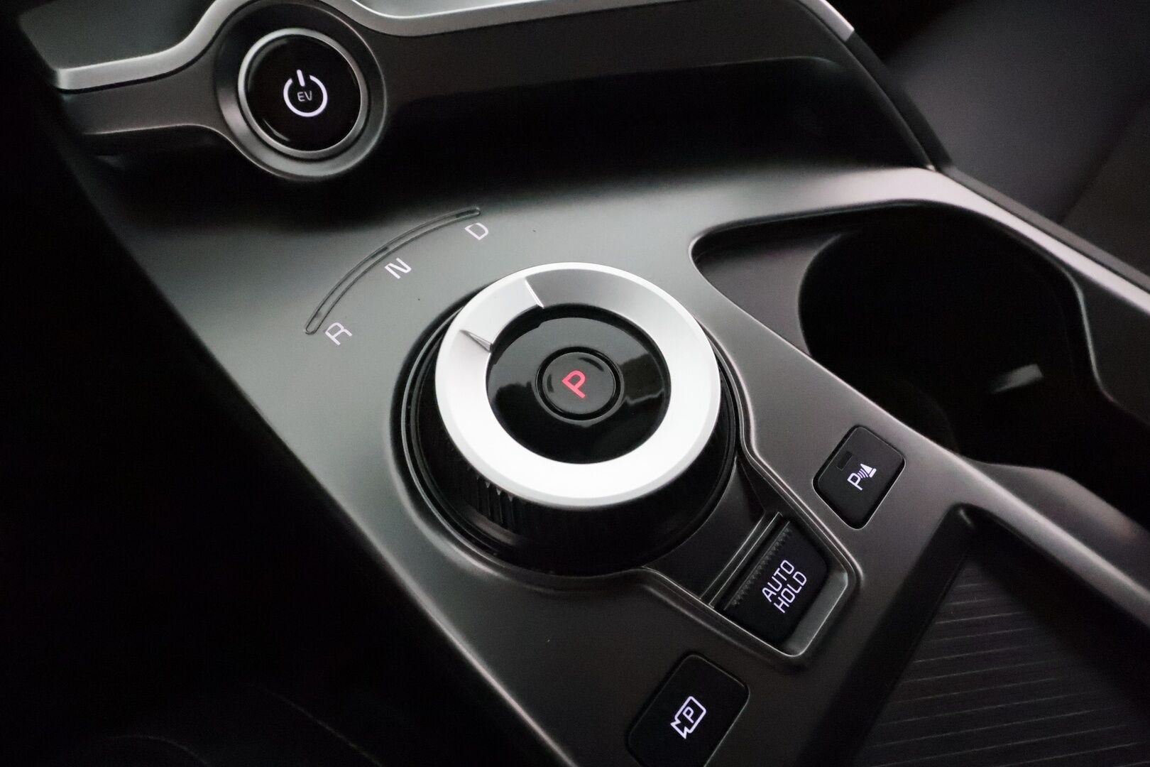 KIA EV6 2023 RWD 77kWh 229hv *ACC / P.kamera / ILP / Koukku / Muistipenkki / Navi / LED* - Akku kuntotarkastettu / Kahdet renkaat aluvanteilla / Merkkihuollettu