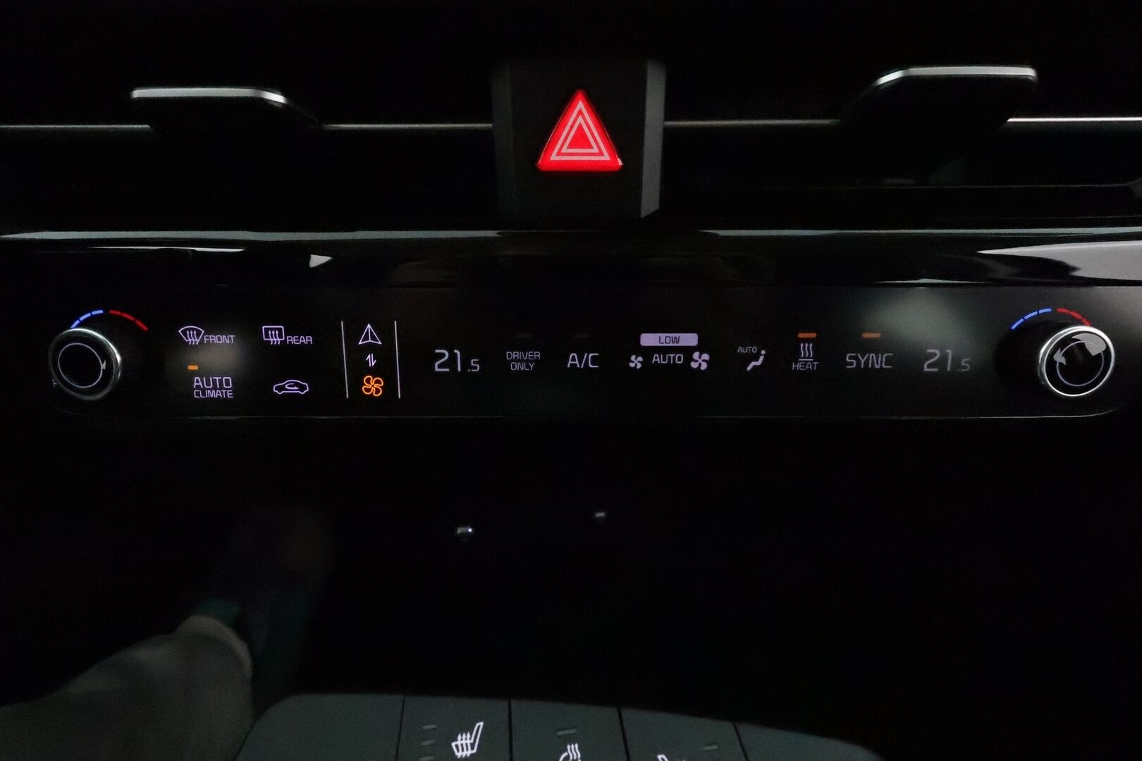 KIA EV6 2023 RWD 77kWh 229hv *ACC / P.kamera / ILP / Koukku / Muistipenkki / Navi / LED* - Akku kuntotarkastettu / Kahdet renkaat aluvanteilla / Merkkihuollettu