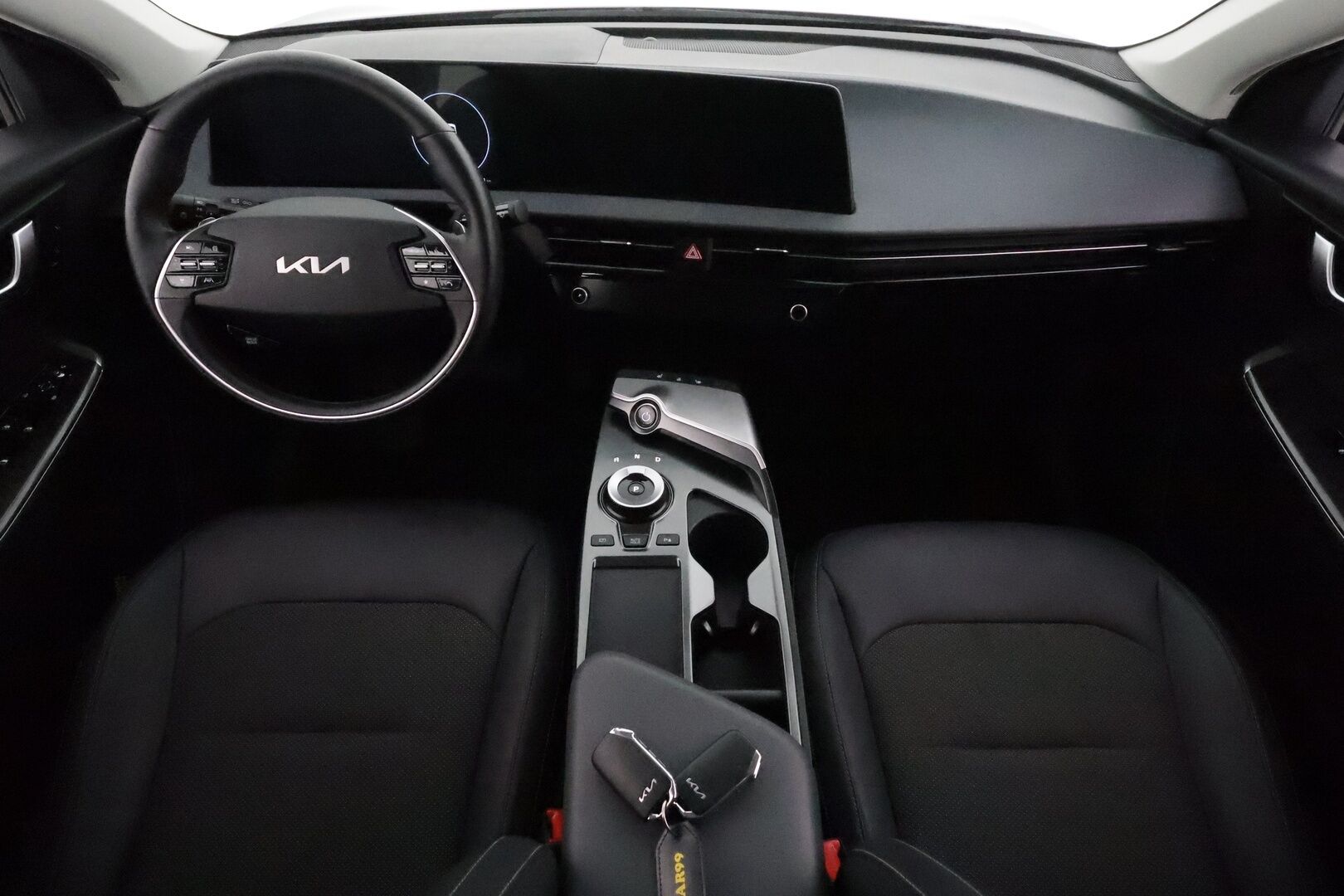KIA EV6 2023 RWD 77kWh 229hv *ACC / P.kamera / ILP / Koukku / Muistipenkki / Navi / LED* - Akku kuntotarkastettu / Kahdet renkaat aluvanteilla / Merkkihuollettu