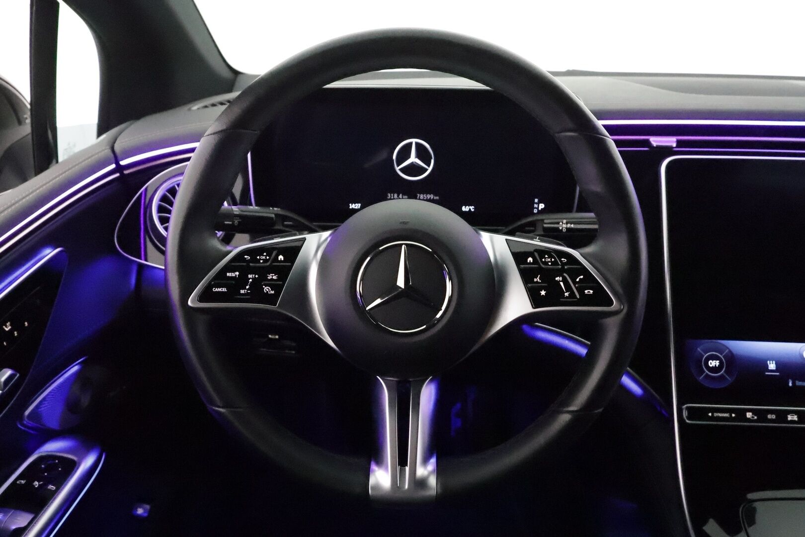 MERCEDES-BENZ EQE 2023 300 89kWh Avantgarde *Burmester / Distronic / Digital Lights / 360° / Muistinahat / Navi / Kaistavahti / Keyless* - Kahdet Renkaat
