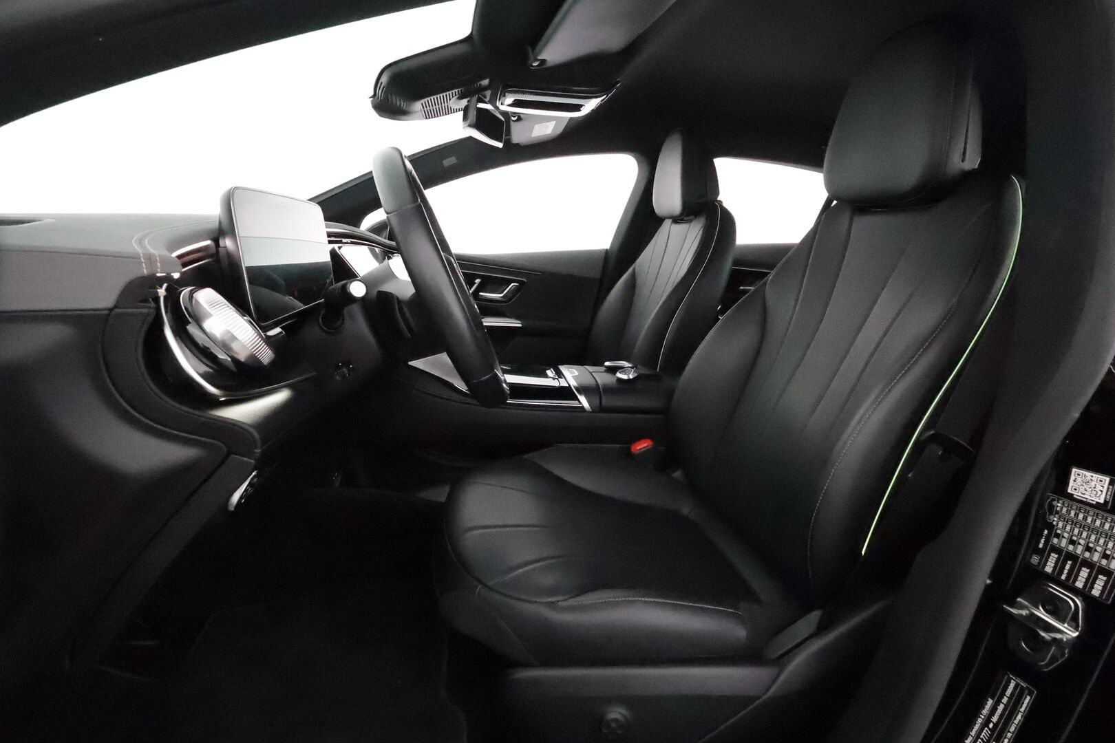 MERCEDES-BENZ EQE 2023 300 89kWh Avantgarde *Burmester / Distronic / Digital Lights / 360° / Muistinahat / Navi / Kaistavahti / Keyless* - Kahdet Renkaat