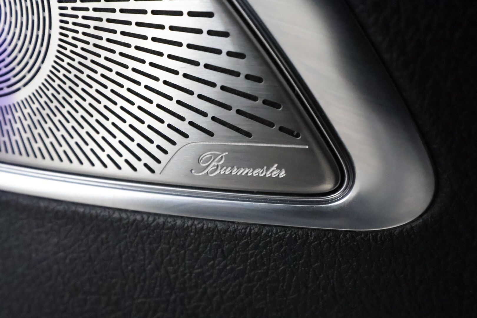MERCEDES-BENZ EQE 2023 300 89kWh Avantgarde *Burmester / Distronic / Digital Lights / 360° / Muistinahat / Navi / Kaistavahti / Keyless* - Kahdet Renkaat