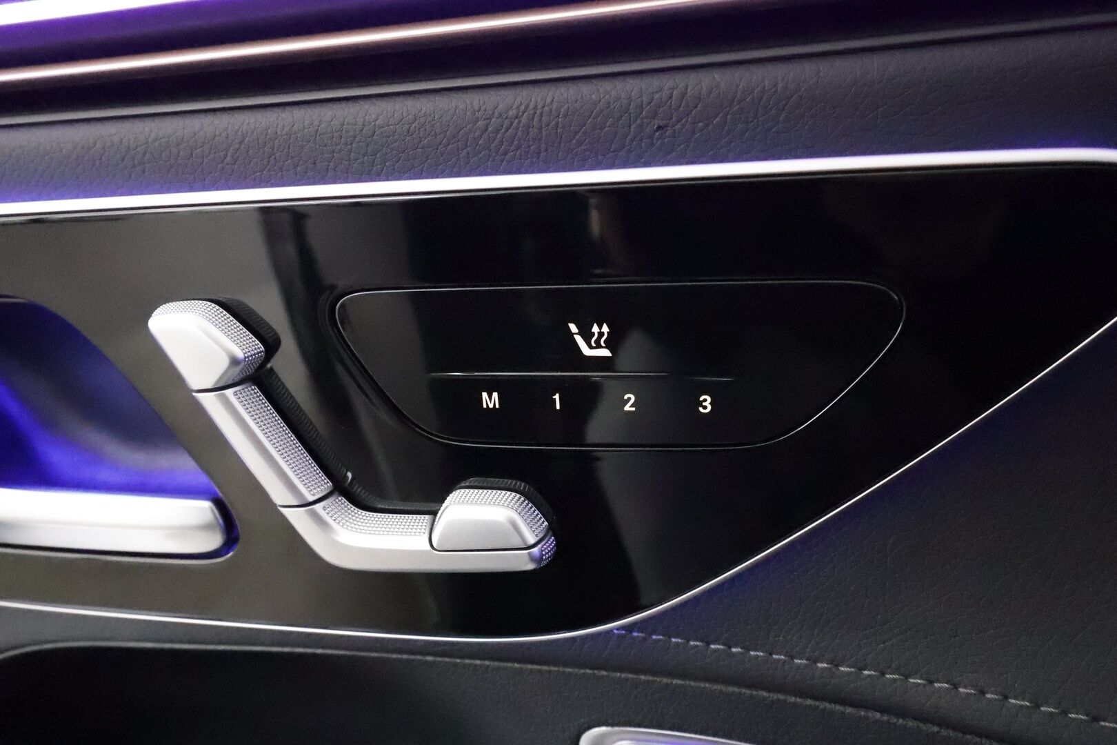 MERCEDES-BENZ EQE 2023 300 89kWh Avantgarde *Burmester / Distronic / Digital Lights / 360° / Muistinahat / Navi / Kaistavahti / Keyless* - Kahdet Renkaat