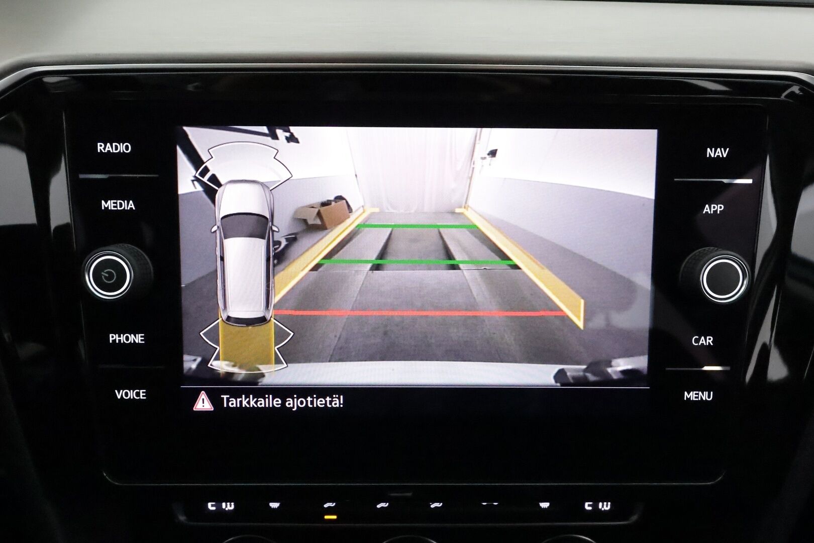 VOLKSWAGEN PASSAT 2020 2.0tdi 4Motion DSG Alltrack 190hv *ACC / Webasto / IQ.Light / Koukku / P.kamera / Navi / Puolinahat* - Kahdet renkaat aluvanteilla