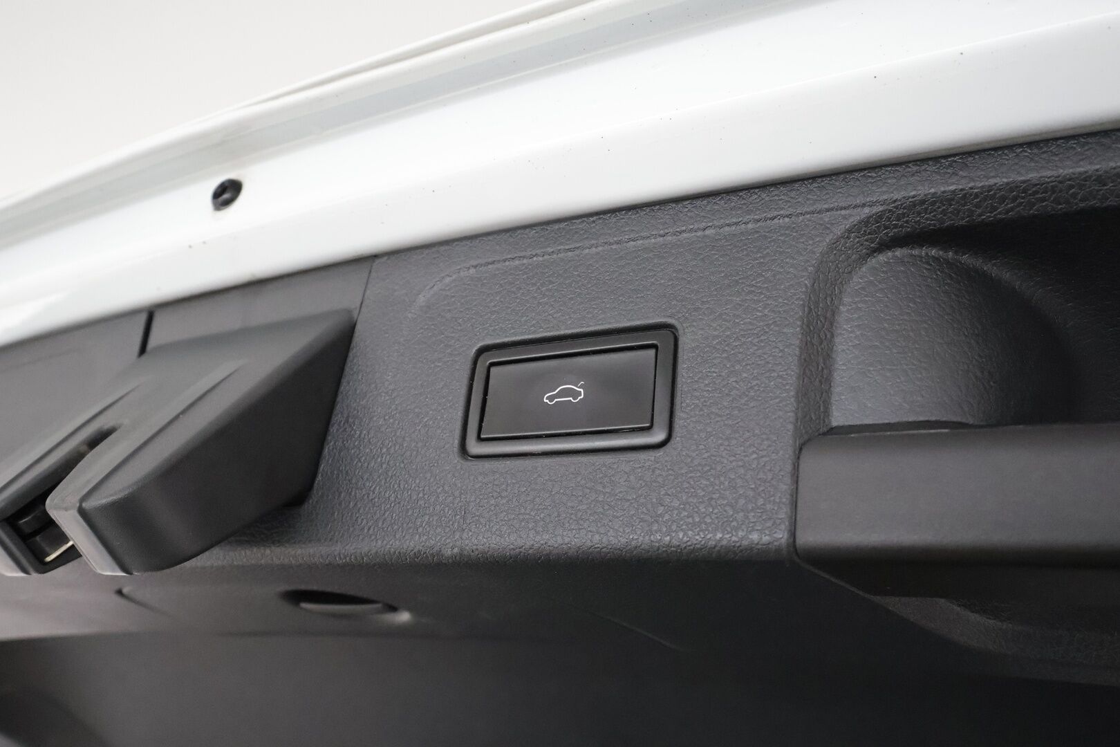 VOLKSWAGEN PASSAT 2020 2.0tdi 4Motion DSG Alltrack 190hv *ACC / Webasto / IQ.Light / Koukku / P.kamera / Navi / Puolinahat* - Kahdet renkaat aluvanteilla
