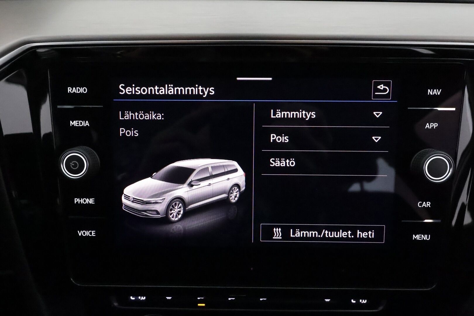 VOLKSWAGEN PASSAT 2020 2.0tdi 4Motion DSG Alltrack 190hv *ACC / Webasto / IQ.Light / Koukku / P.kamera / Navi / Puolinahat* - Kahdet renkaat aluvanteilla