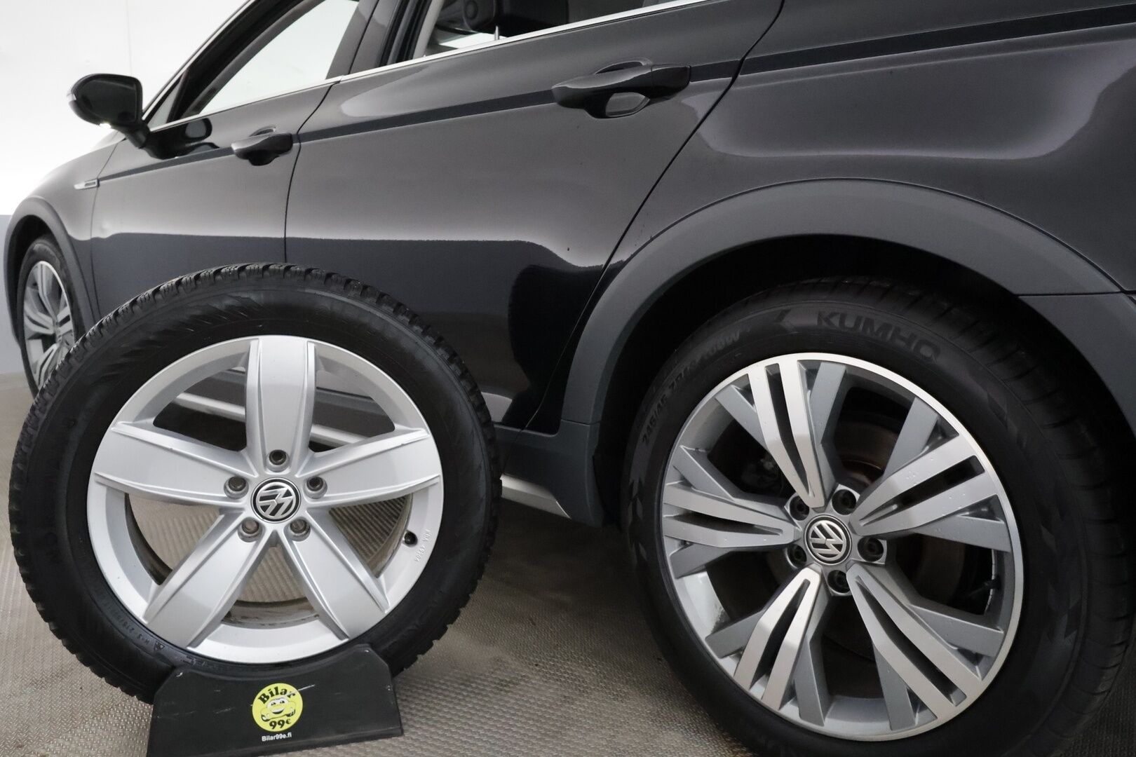VOLKSWAGEN PASSAT 2020 2.0tdi 190hv 4Motion Alltrack Executive *ACC / IQ.Light / P.kamera / Navi / Koukku / Webasto / Nahat* - Kahdet renkaat aluvanteilla