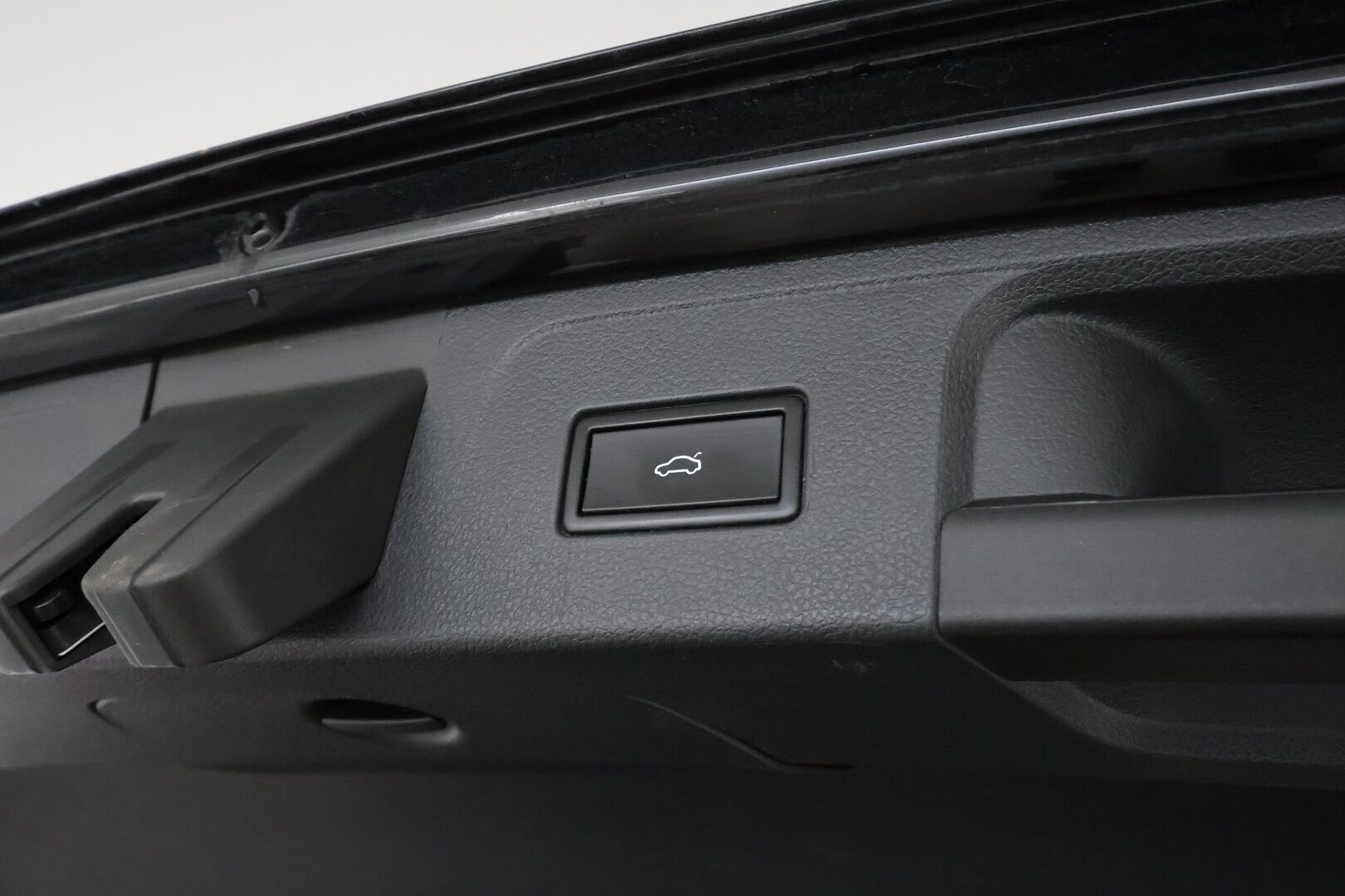 VOLKSWAGEN PASSAT 2020 2.0tdi 190hv 4Motion Alltrack Executive *ACC / IQ.Light / P.kamera / Navi / Koukku / Webasto / Nahat* - Kahdet renkaat aluvanteilla - HULLU BLACKWEEK KORKOTARJOUS 2,49%