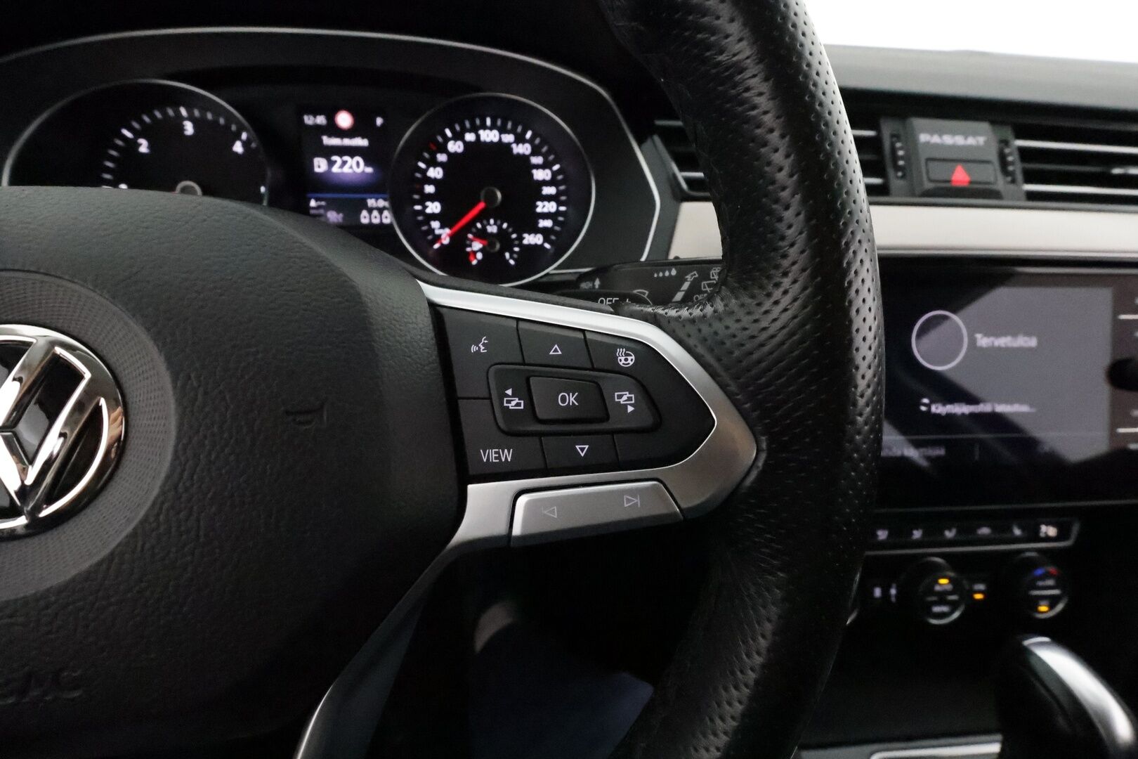 VOLKSWAGEN PASSAT 2020 2.0tdi 190hv 4Motion Alltrack Executive *ACC / IQ.Light / P.kamera / Navi / Koukku / Webasto / Nahat* - Kahdet renkaat aluvanteilla - HULLU BLACKWEEK KORKOTARJOUS 2,49%