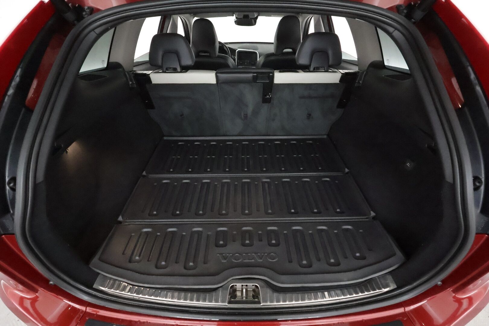 Volvo XC60 2016 D4 AWD Business Summum aut *ACC / Panorama / Four-C / Aktiiv.Xenon / BLIS / H&K / Koukku / Webasto / Muistipenkki* - Kahdet renkaat aluvanteilla