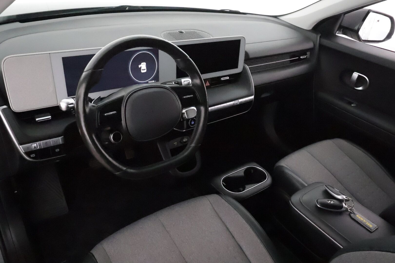 HYUNDAI IONIQ 5 2021 73 kWh 217 hv Style *ACC / P.kamera / ILP / Sähköpenkit / LED / Navi / Widescreen / KeylessGo / Puolinahat* - Akku kuntotarkastettu / Merkkihuollettu
