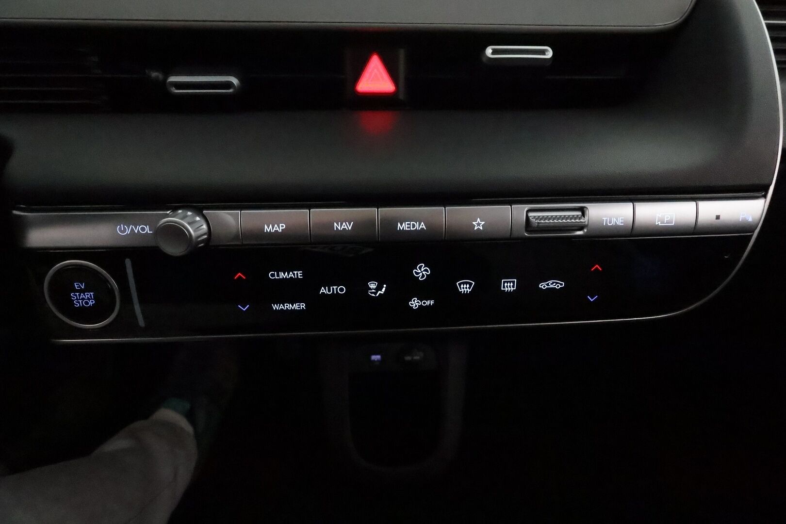 HYUNDAI IONIQ 5 2021 73 kWh 217 hv Style *ACC / P.kamera / ILP / Sähköpenkit / LED / Navi / Widescreen / KeylessGo / Puolinahat* - Akku kuntotarkastettu / Merkkihuollettu