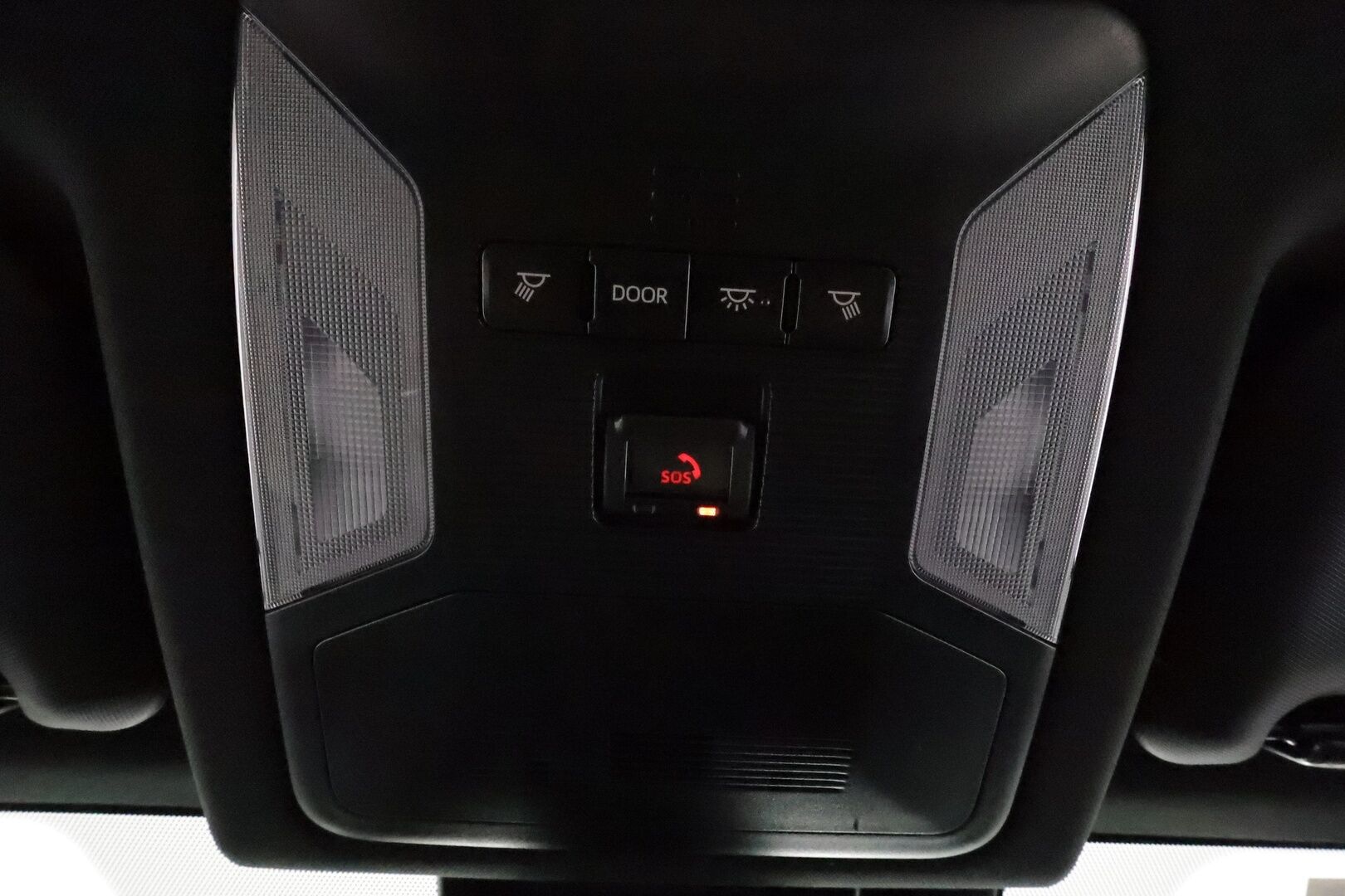 TOYOTA RAV4 PLUG-IN 2021 2,5 Hybrid Premium *ACC / JBL / HUD / Muistipenkki / Ilmastoidut nahat / Koukku / LED / 360° / KeylessGo* - Kahdet renkaat aluvanteilla