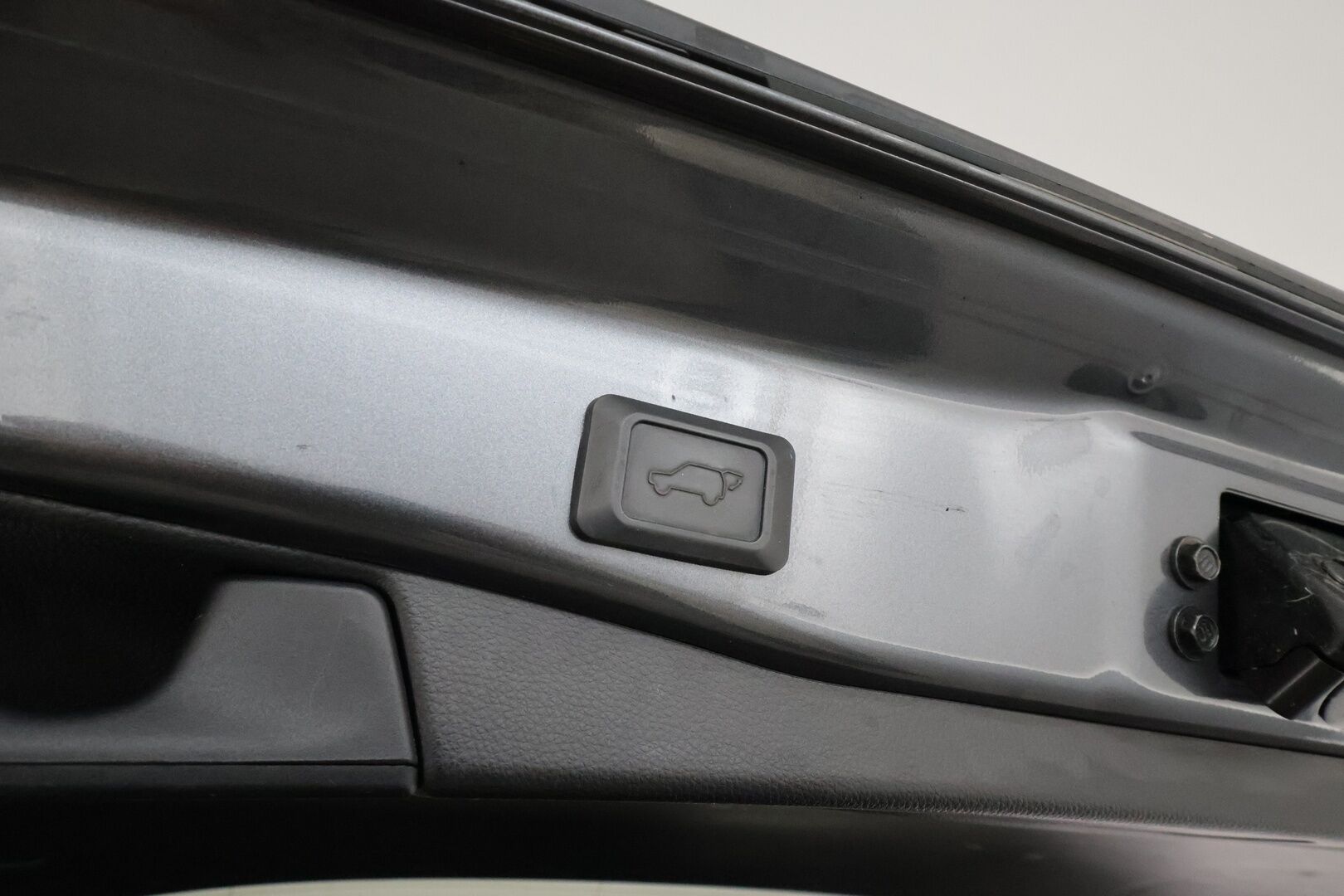 TOYOTA RAV4 PLUG-IN 2021 2,5 Hybrid Premium *ACC / JBL / HUD / Muistipenkki / Ilmastoidut nahat / Koukku / LED / 360° / KeylessGo* - Kahdet renkaat aluvanteilla