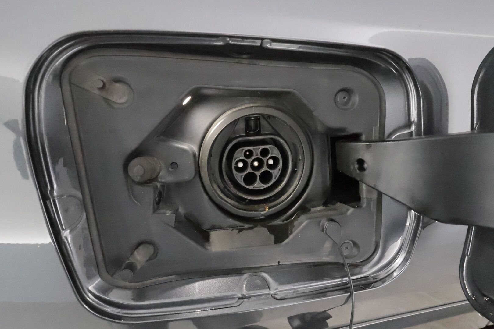TOYOTA RAV4 PLUG-IN 2020 2,5 Hybrid Premium *ACC / HUD / Panorama / 360° / Ilmastoidut nahat / Muistipenkki / JBL / LED / Navi / KeylessGo* - Kahdet renkaat aluvanteilla / Merkkihuollettu